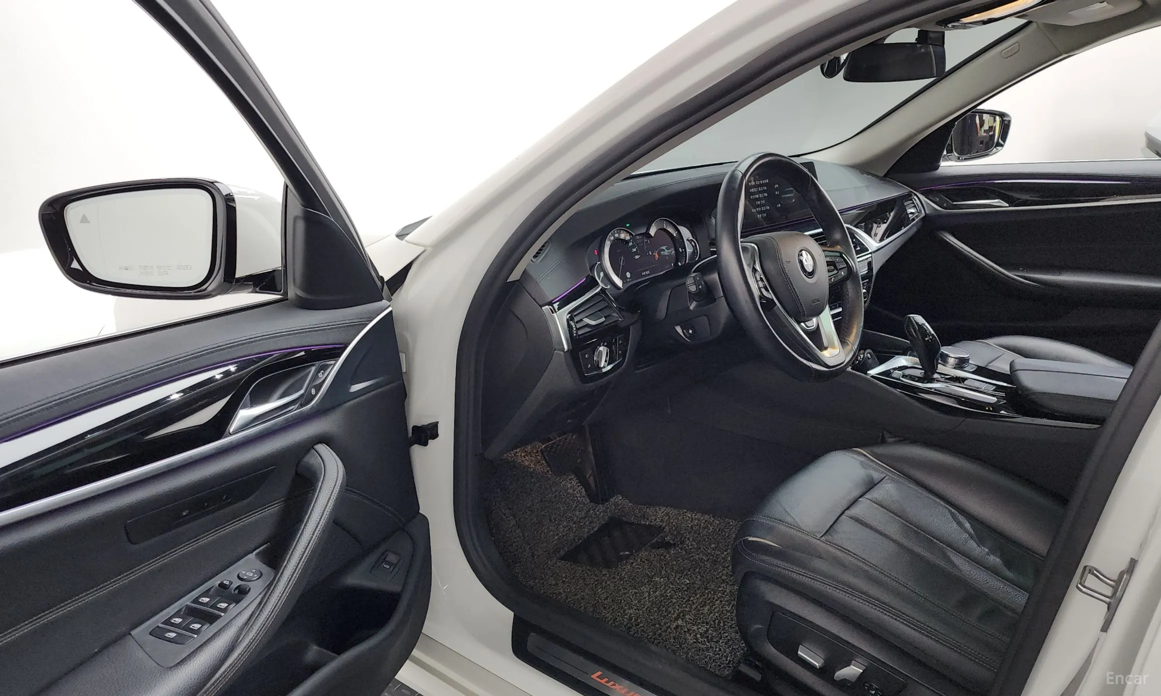 BMW 5 Series (G30) превью 10