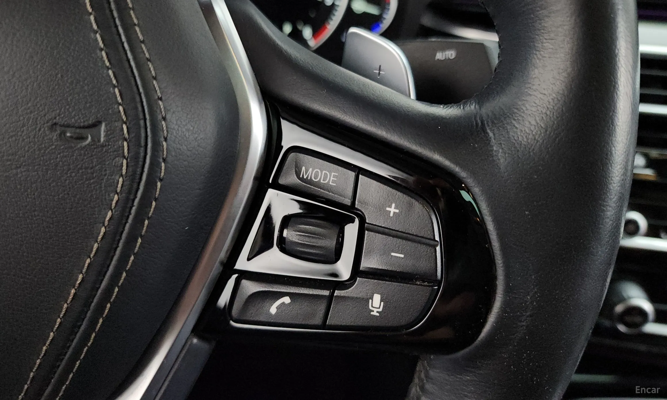 BMW 5 Series (G30) превью 17