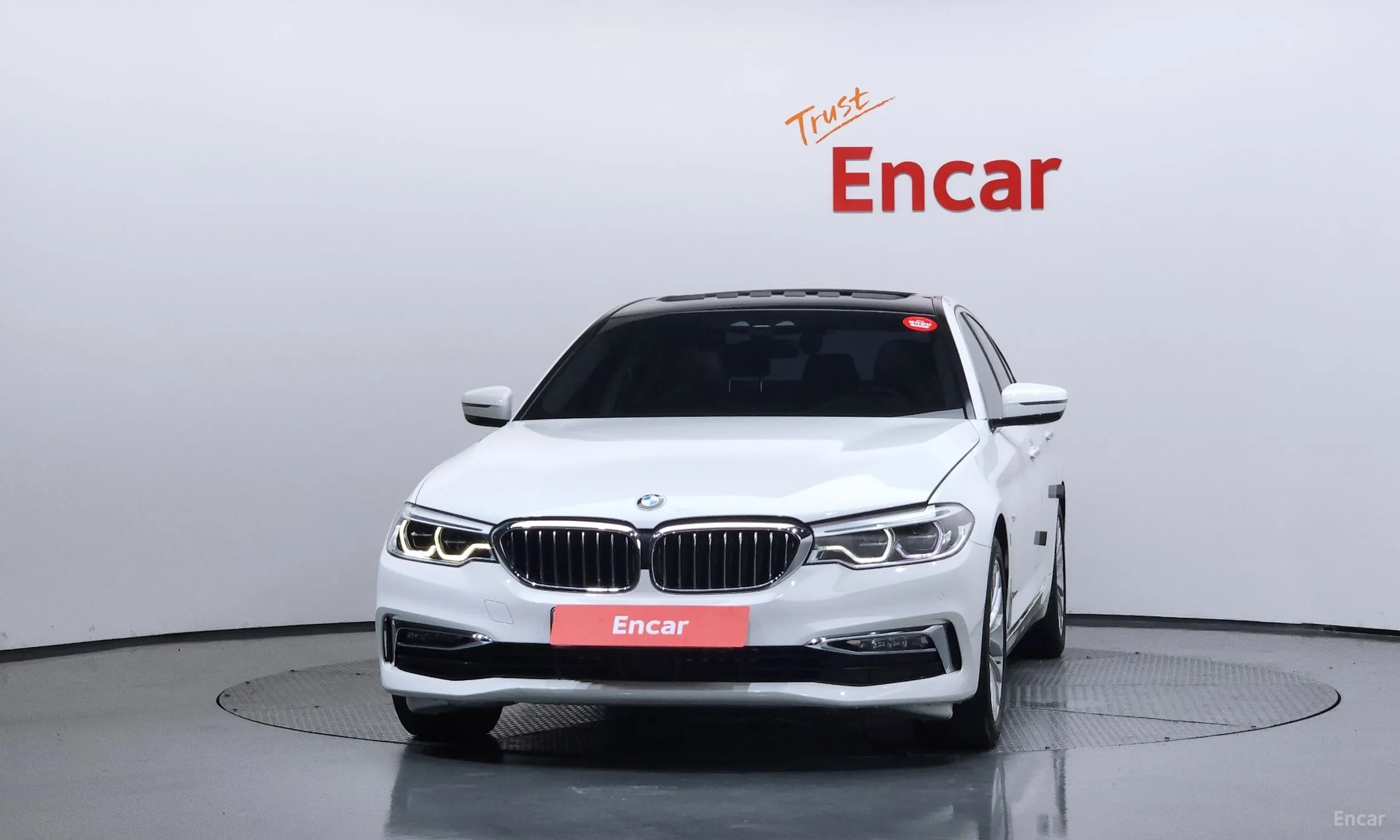 BMW 5 Series (G30) превью 3