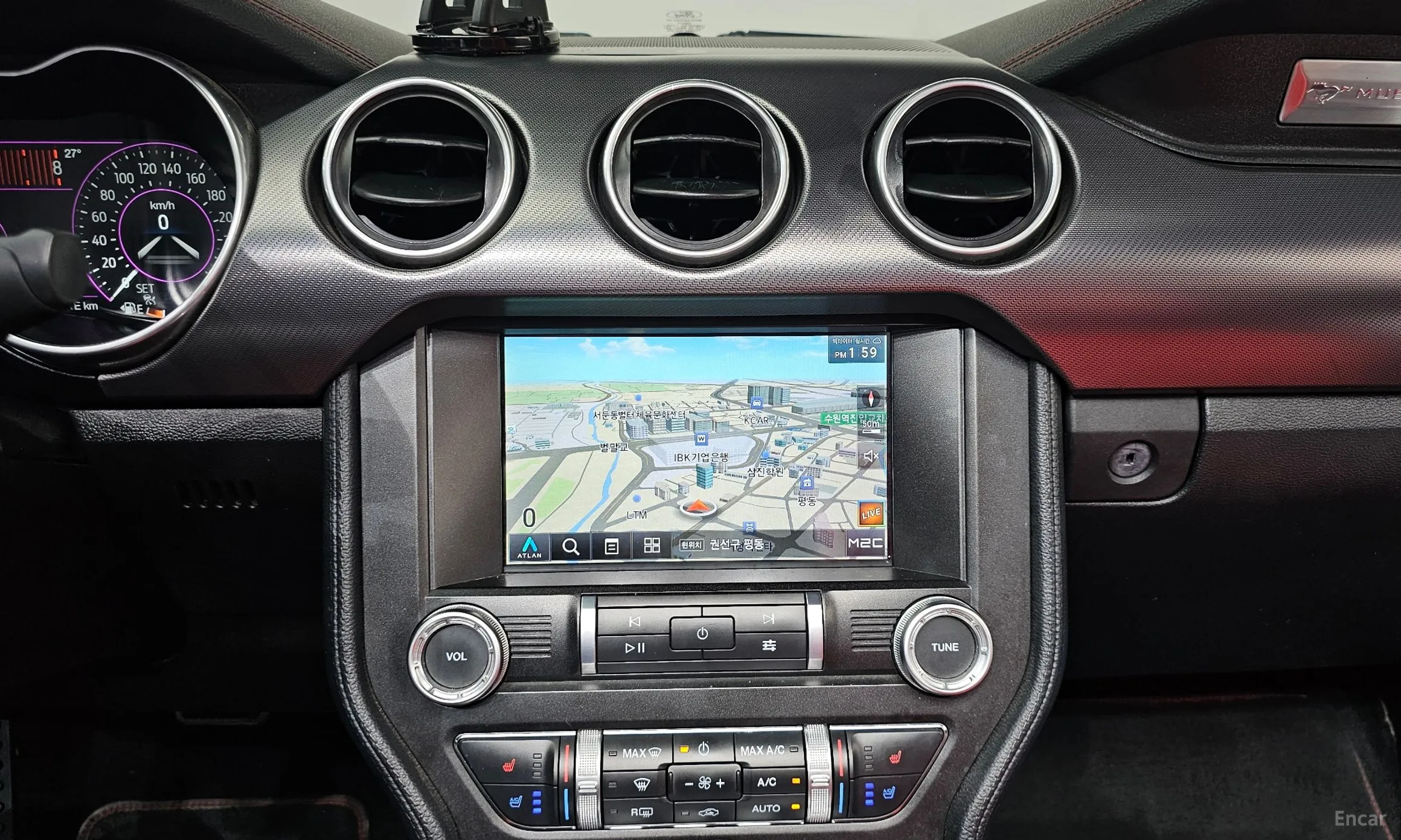 Ford Mustang превью 12