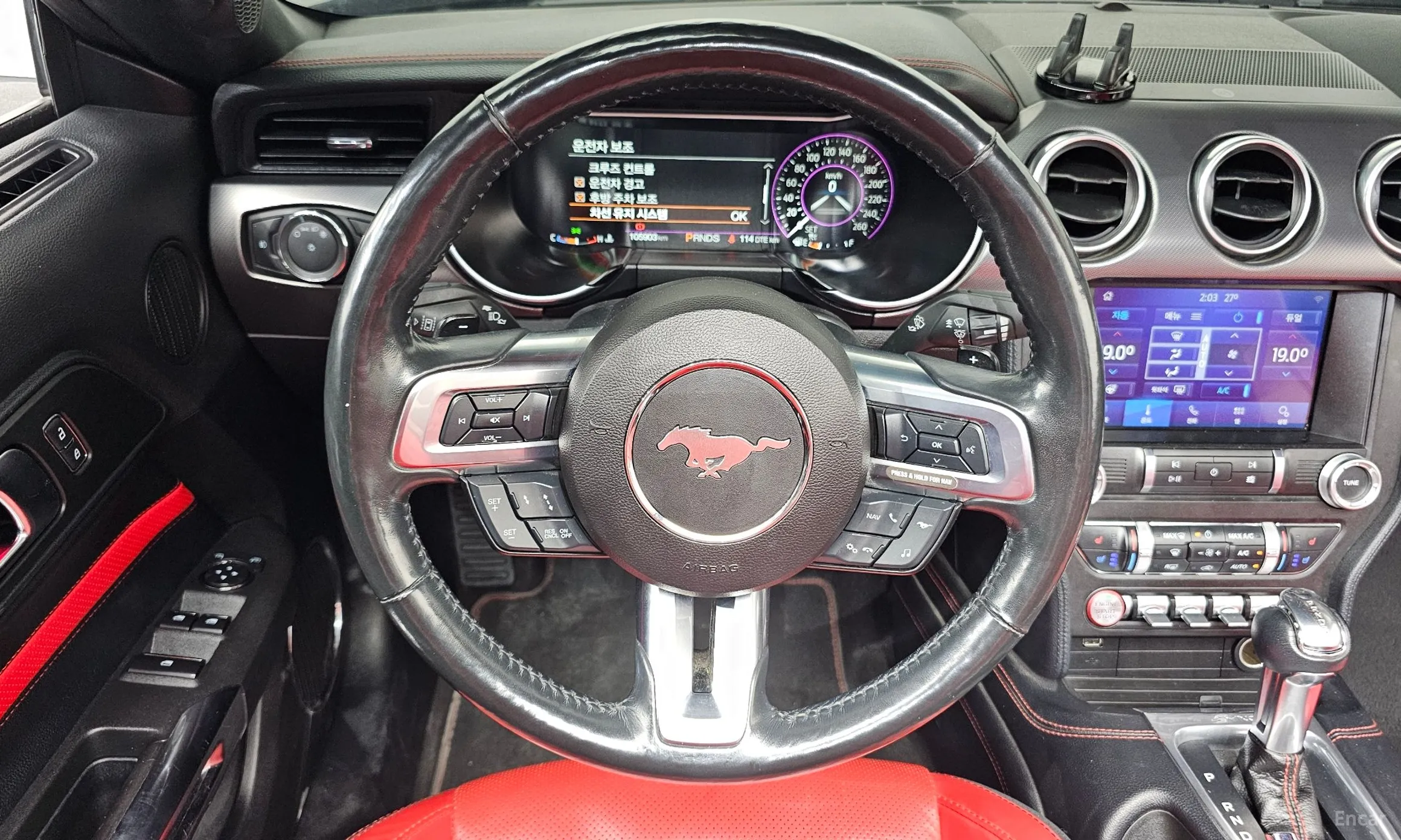 Ford Mustang превью 13