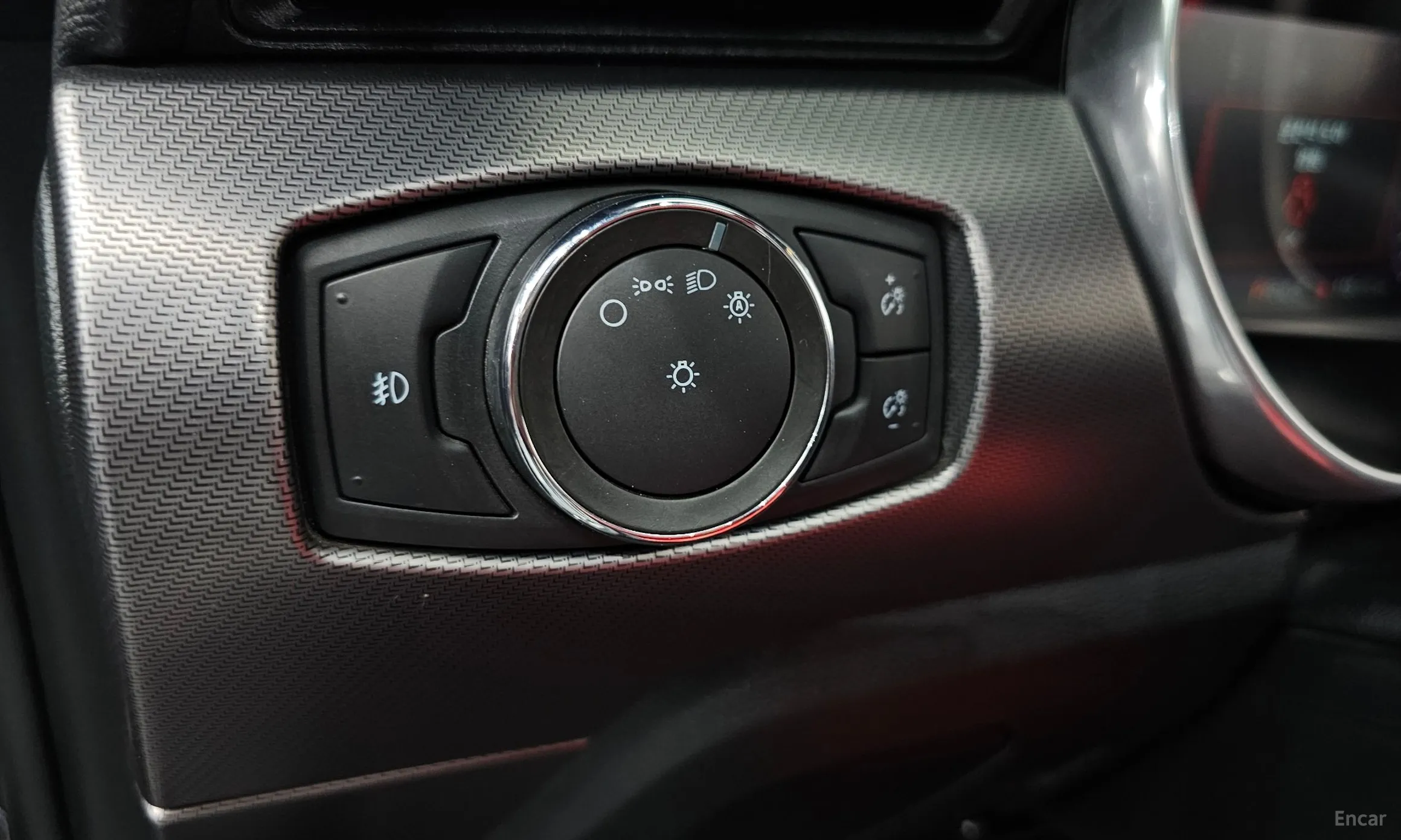 Ford Mustang превью 19