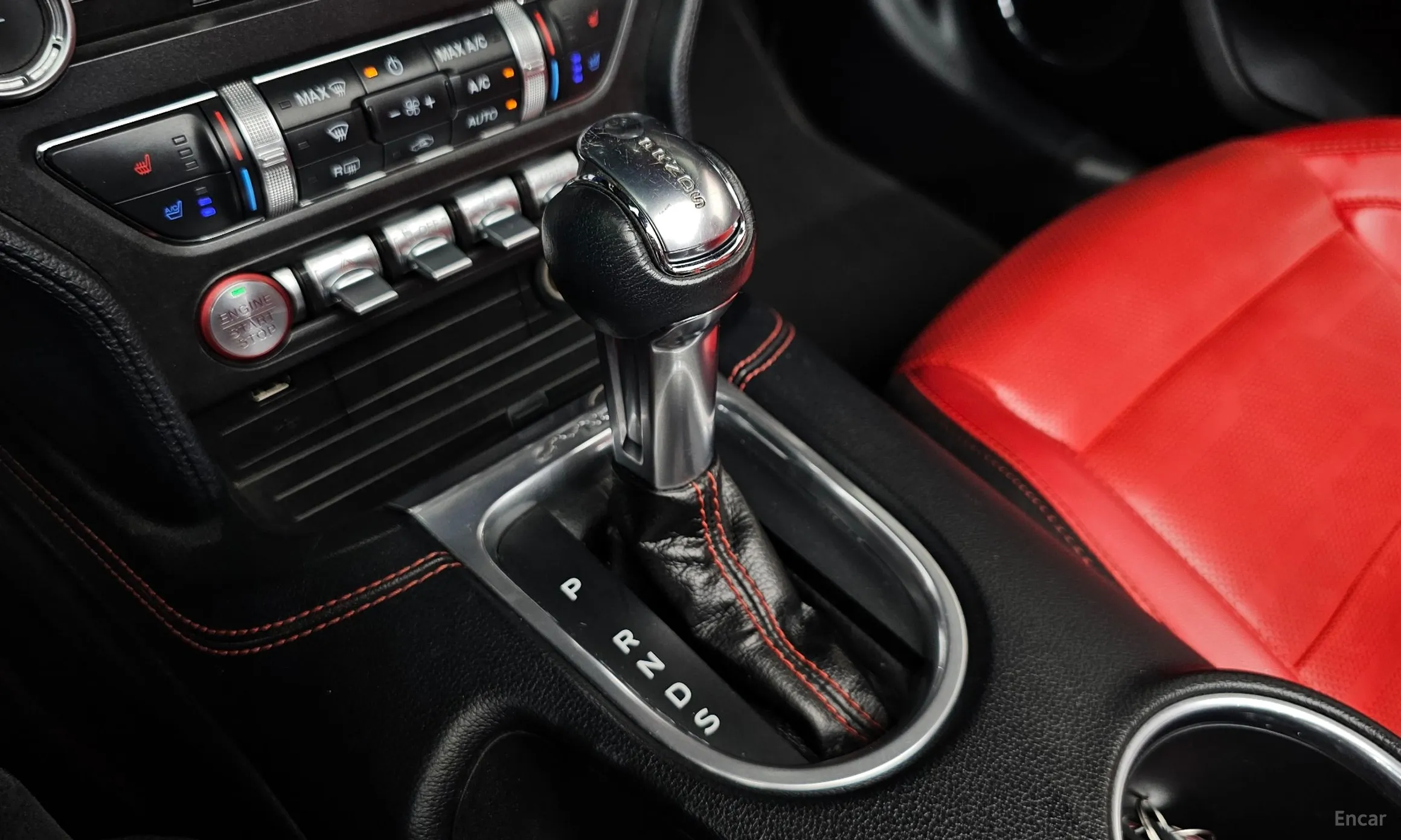 Ford Mustang превью 9