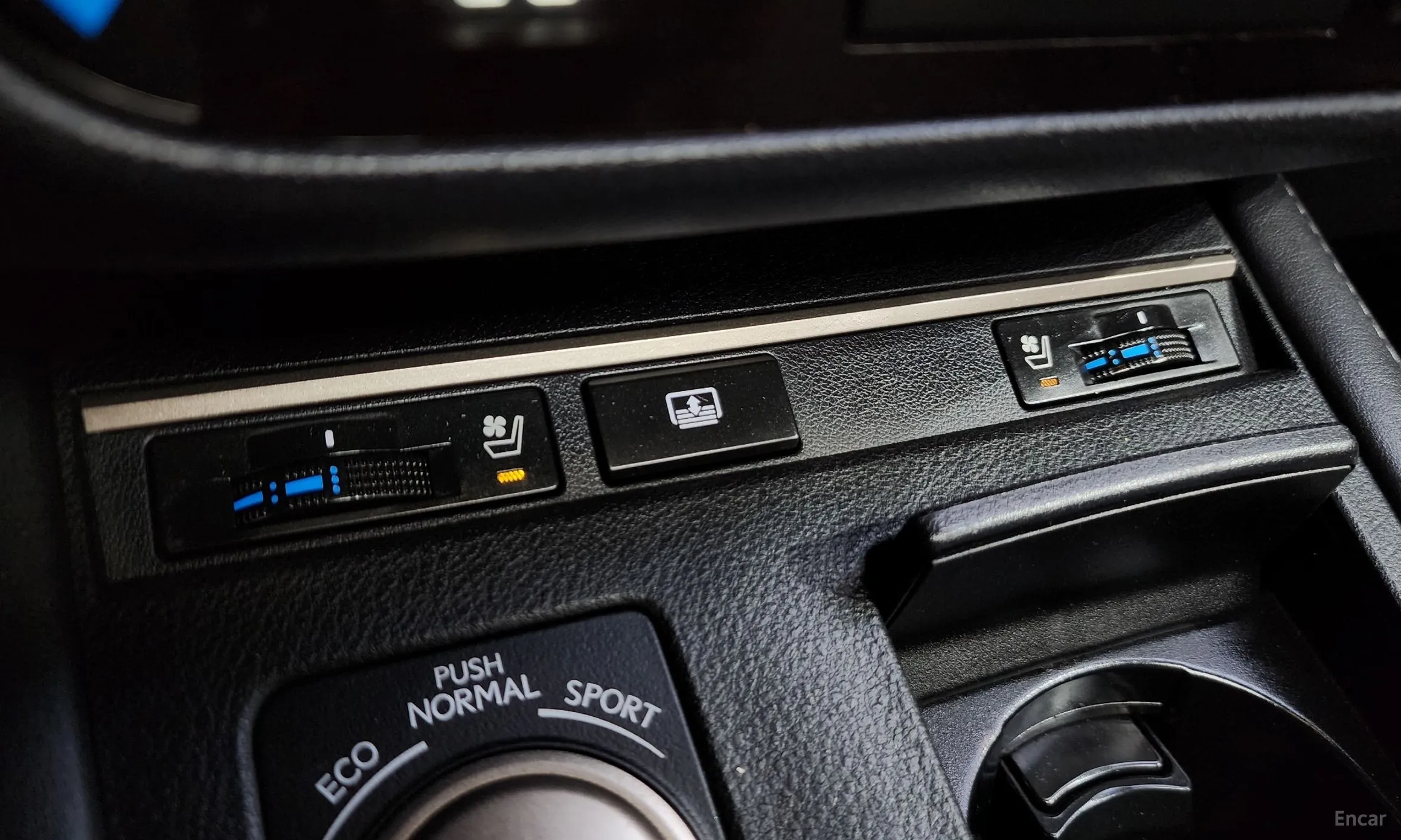 Lexus New ES300h превью 16