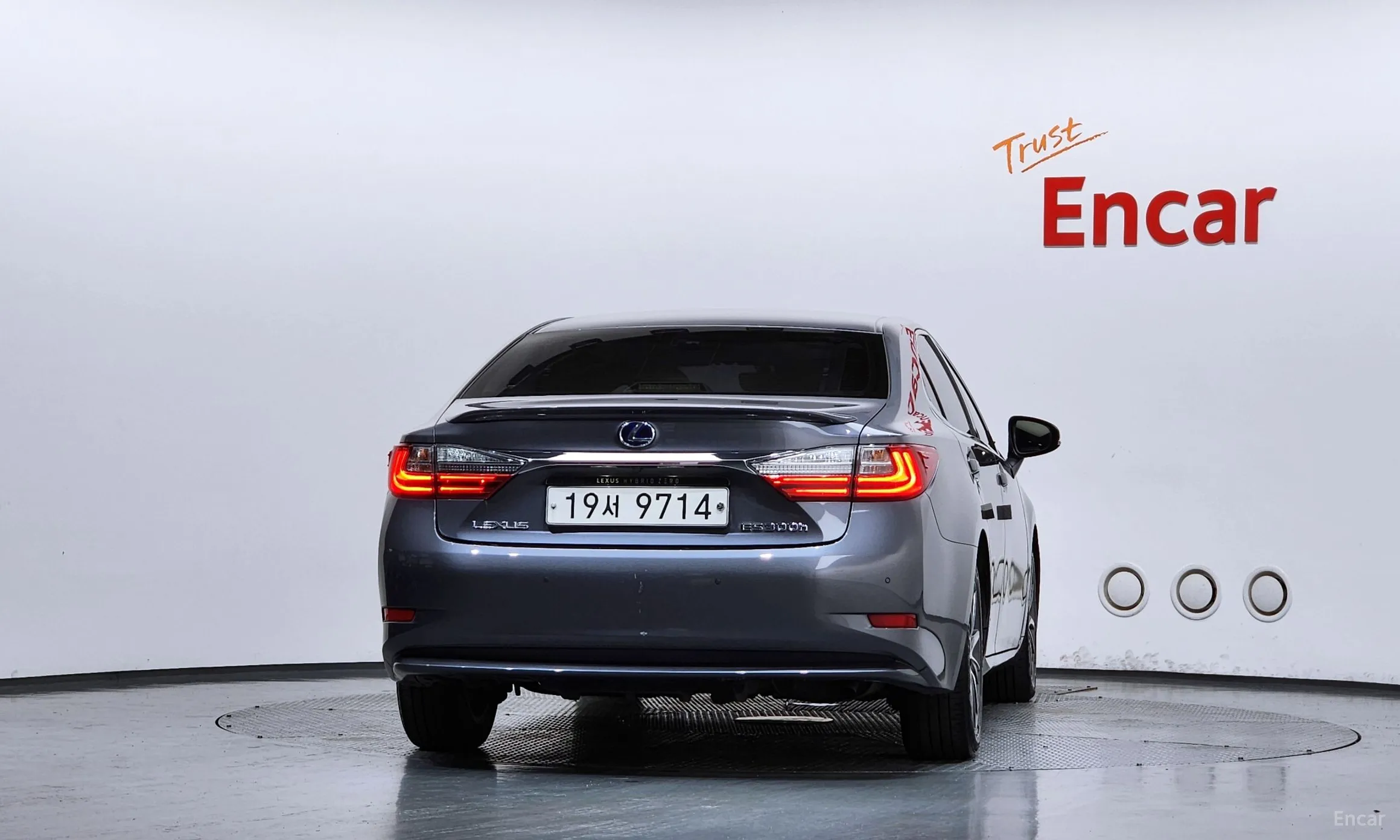 Lexus New ES300h превью 4
