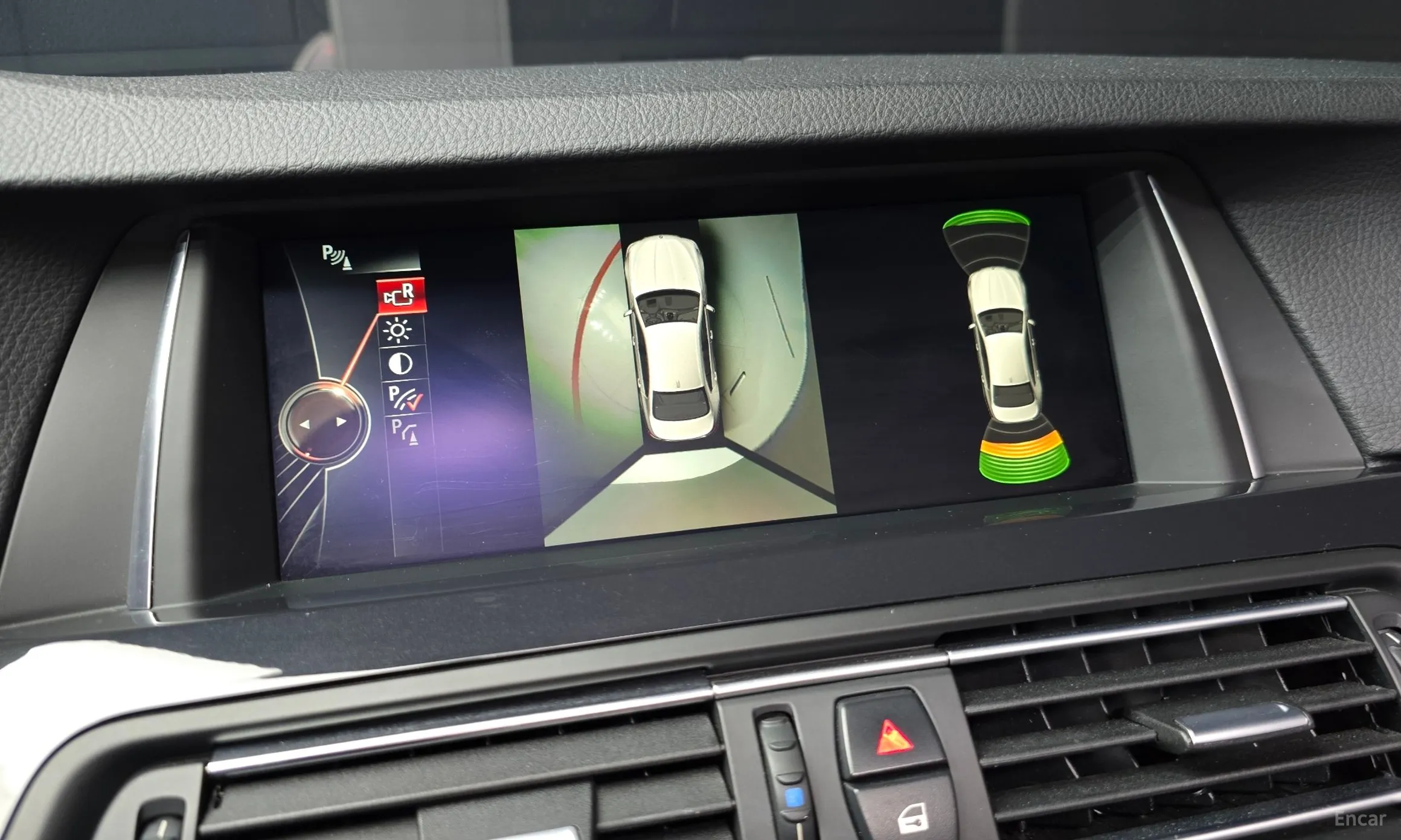 BMW 5 Series (F10) превью 15