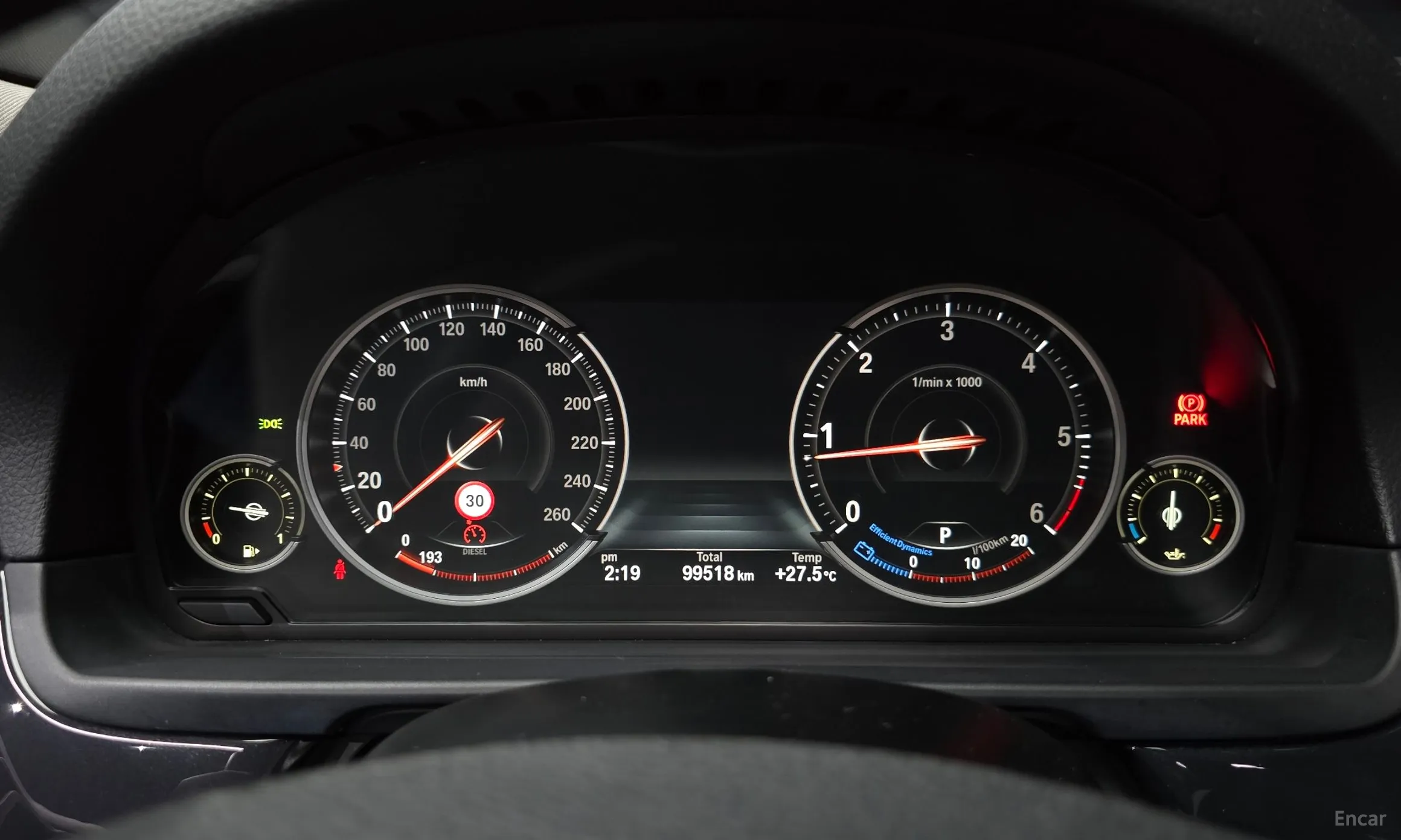 BMW 5 Series (F10) превью 8
