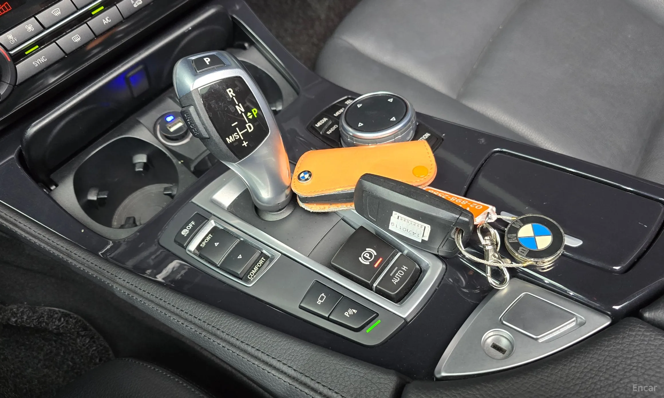 BMW 5 Series (F10) превью 9