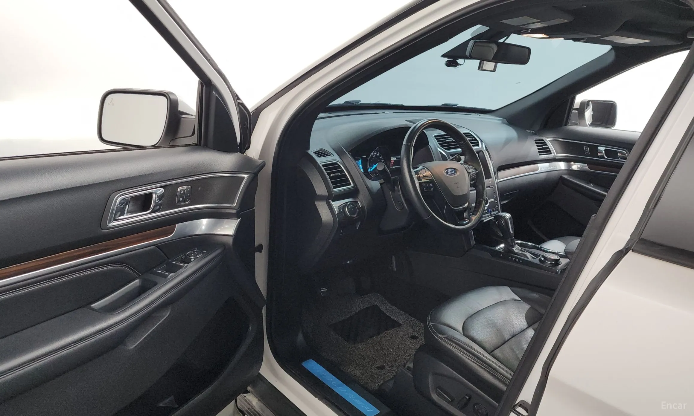 Ford Explorer превью 10