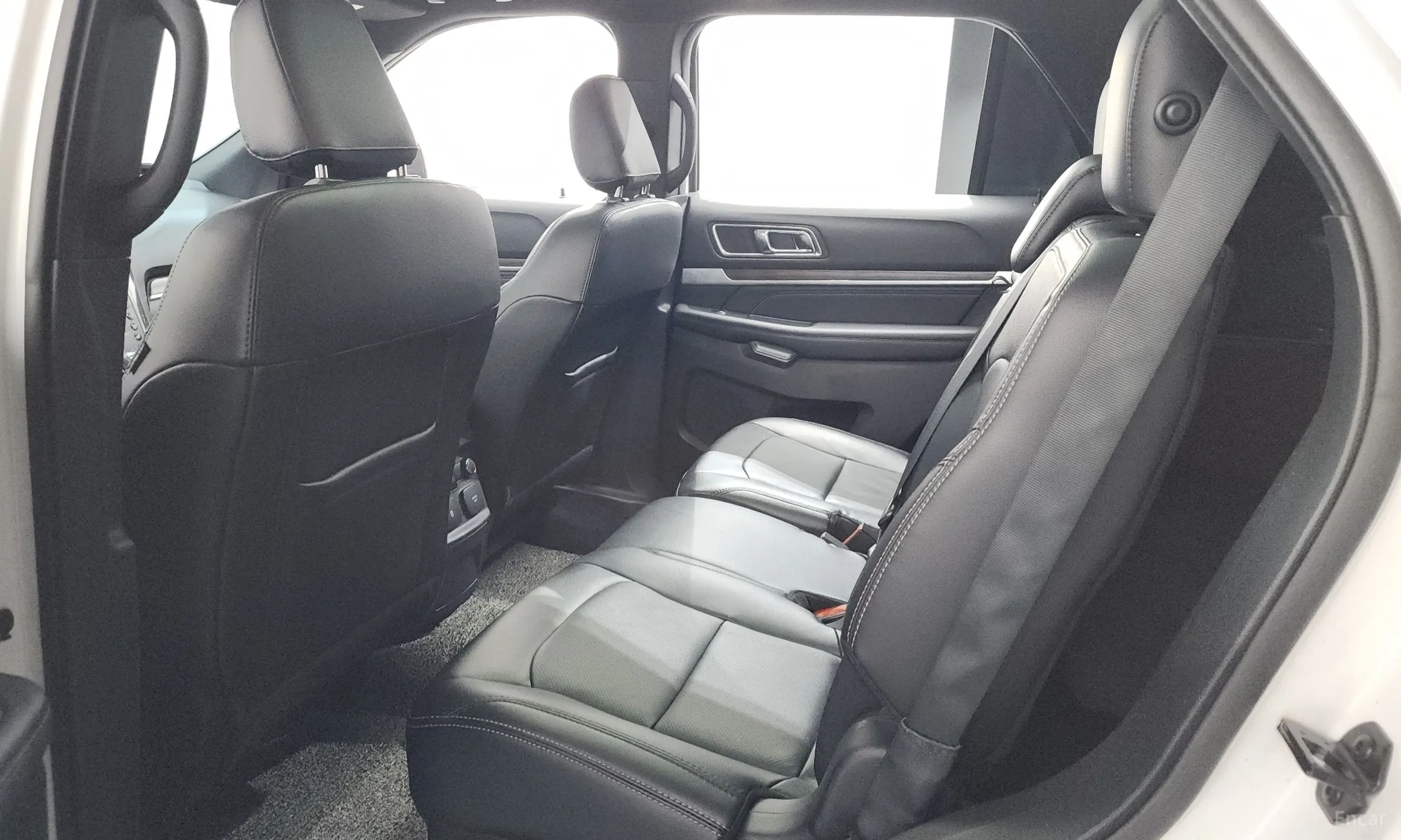 Ford Explorer превью 11