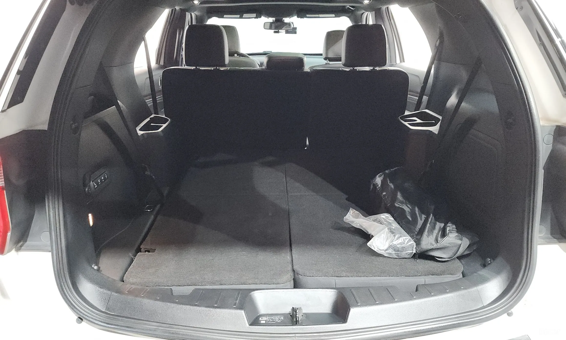 Ford Explorer превью 17