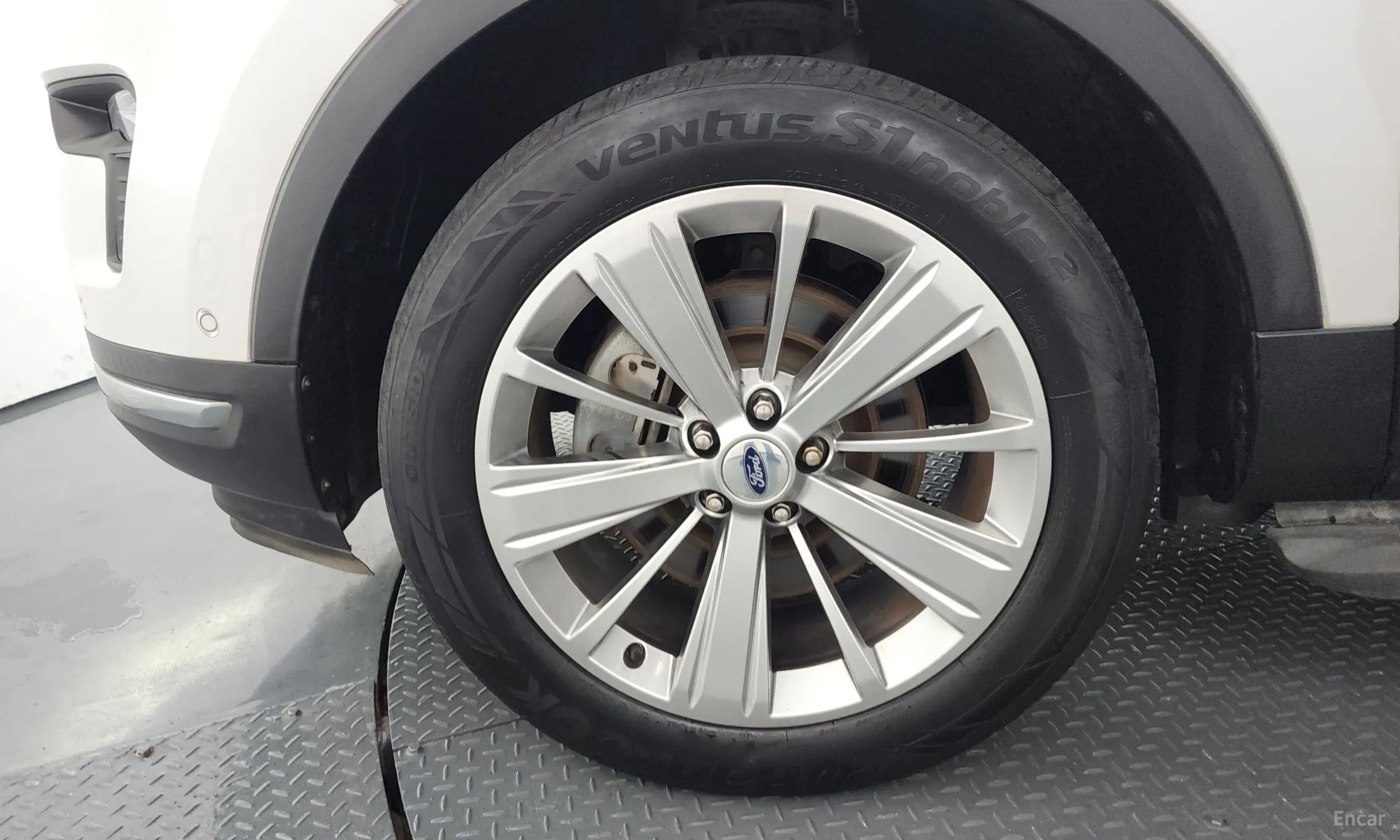 Ford Explorer превью 5