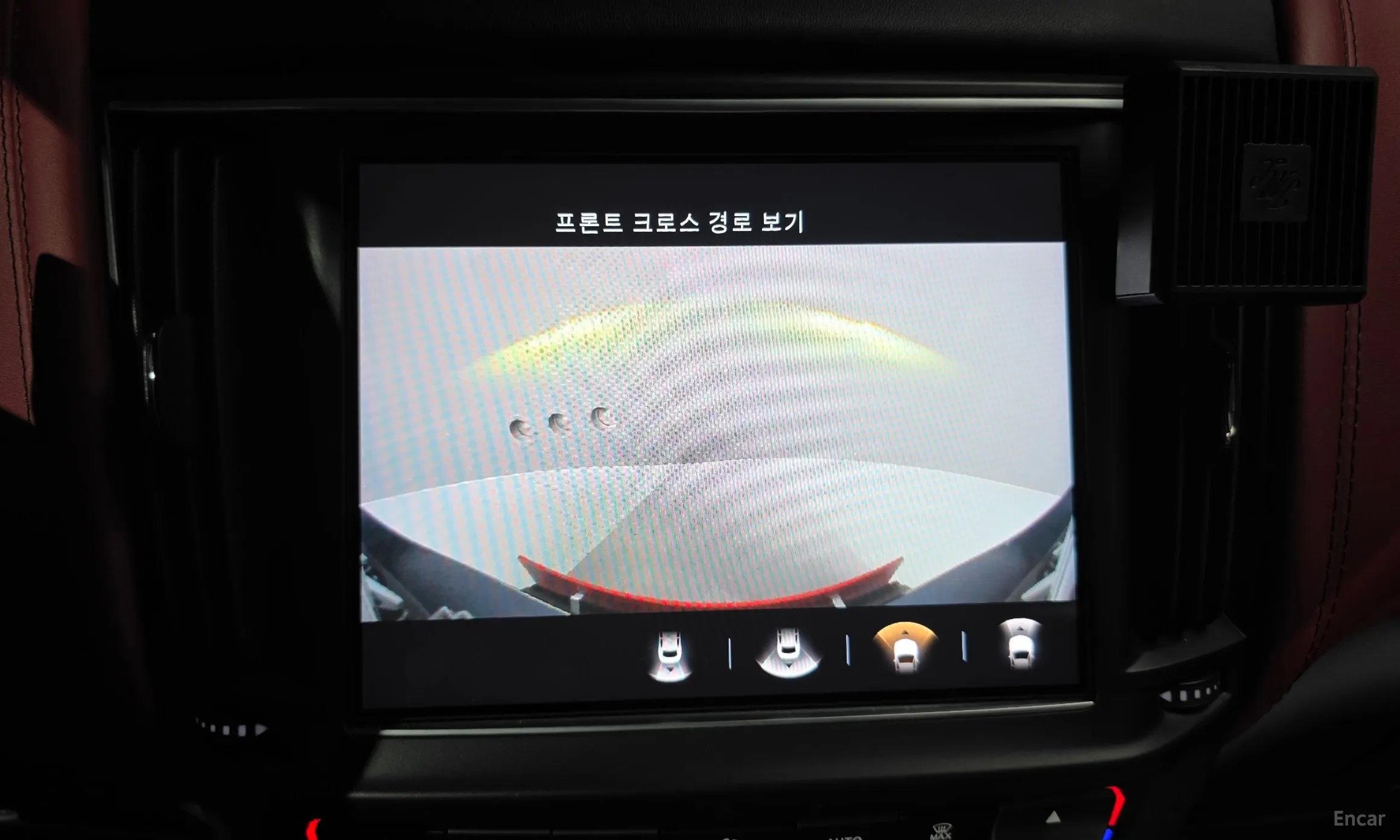 Maserati Levante превью 17