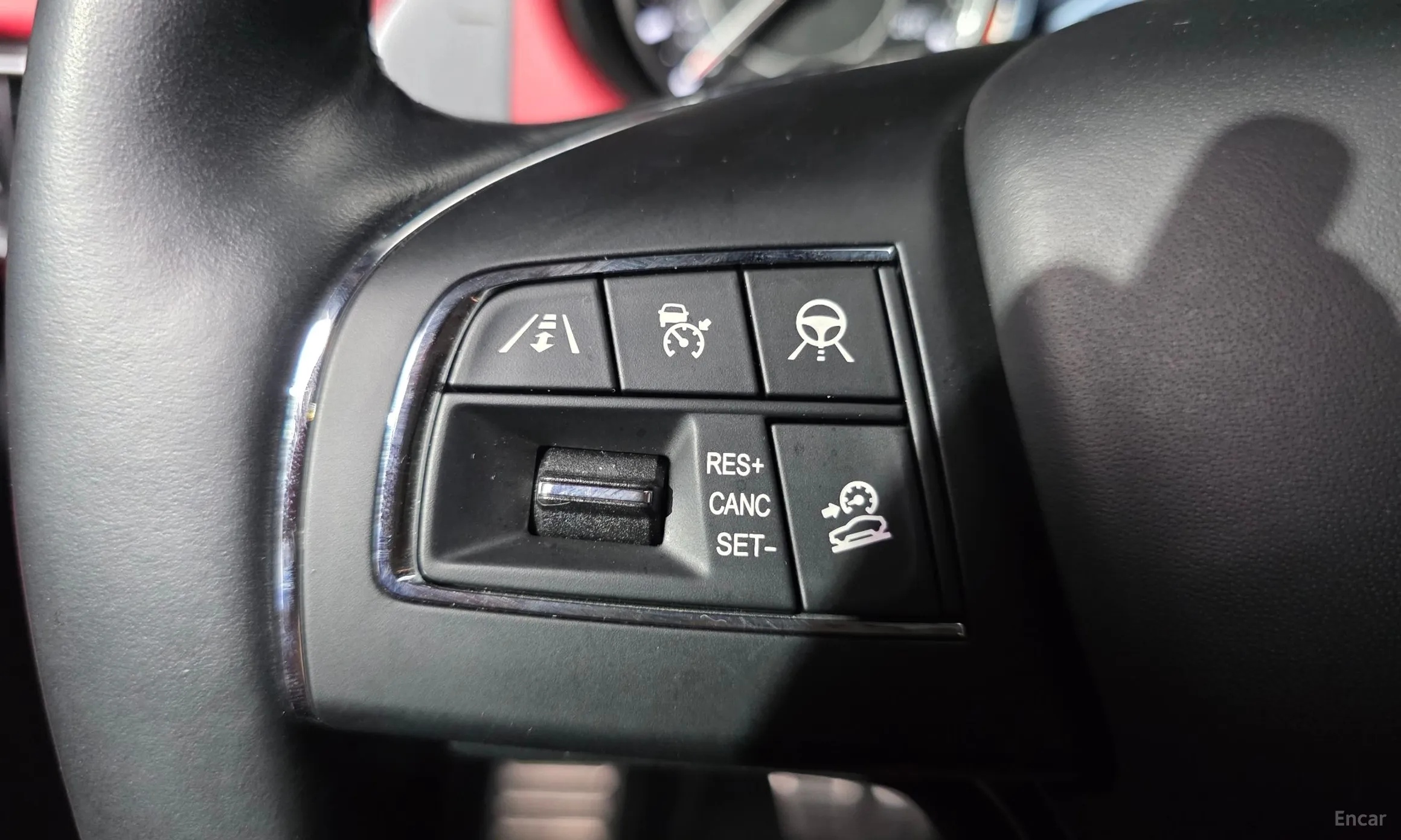 Maserati Levante превью 19