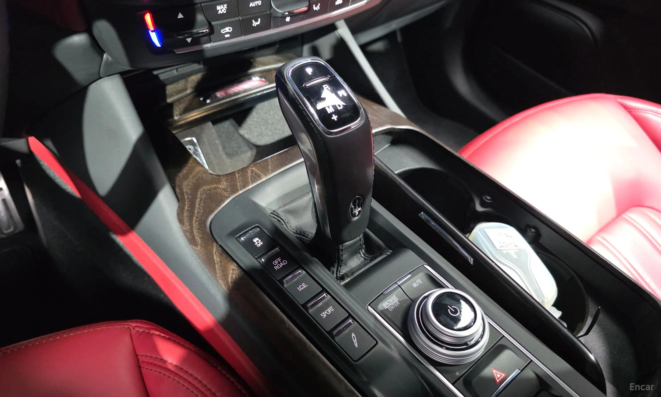 Maserati Levante превью 9