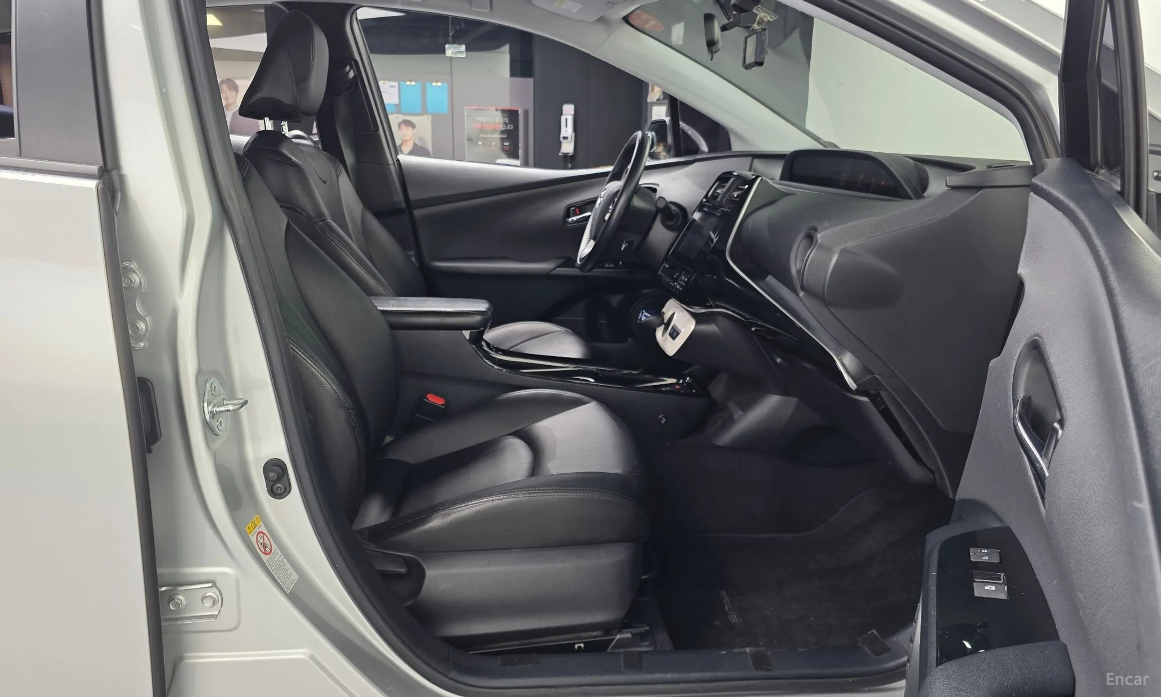 Toyota Prius 4th Generation превью 11