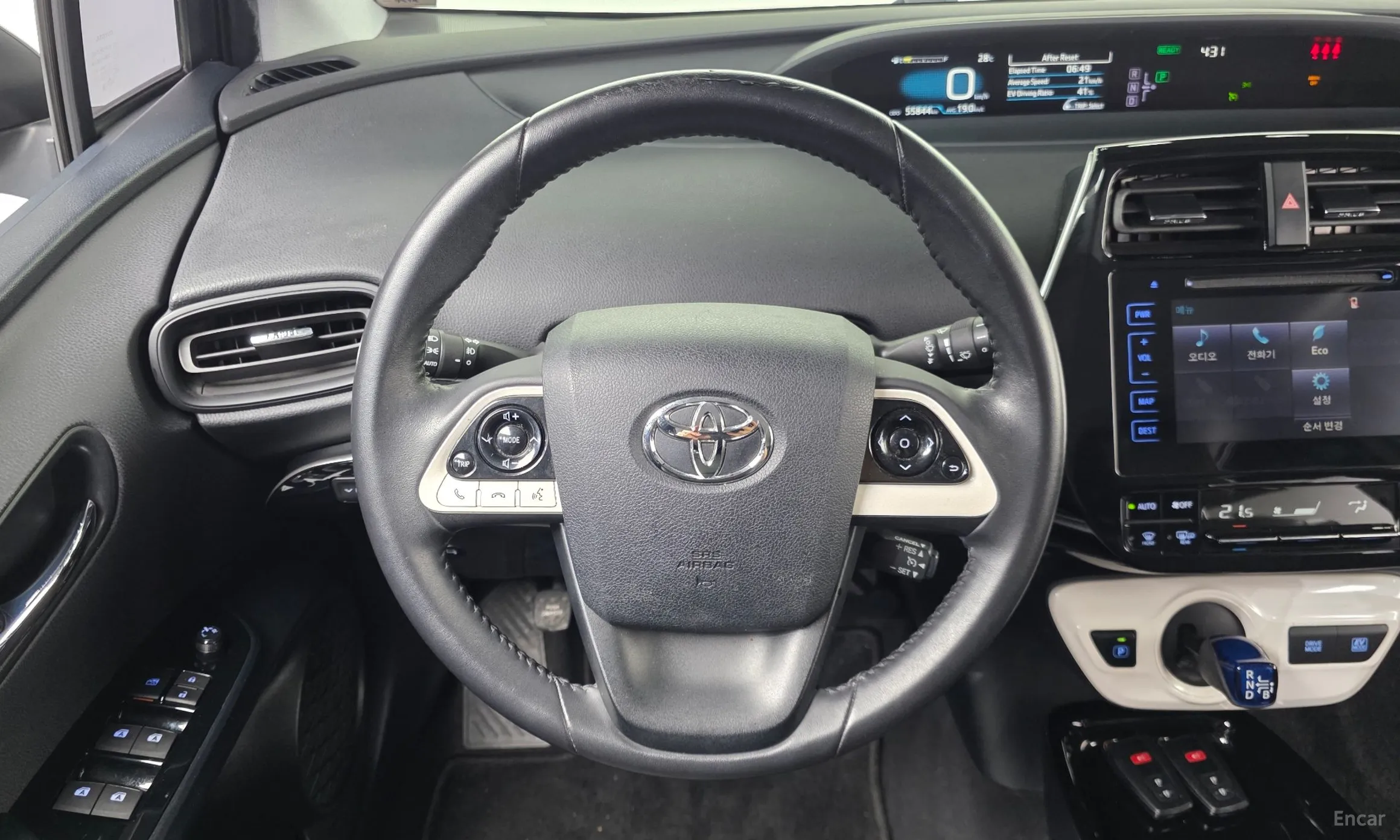 Toyota Prius 4th Generation превью 13