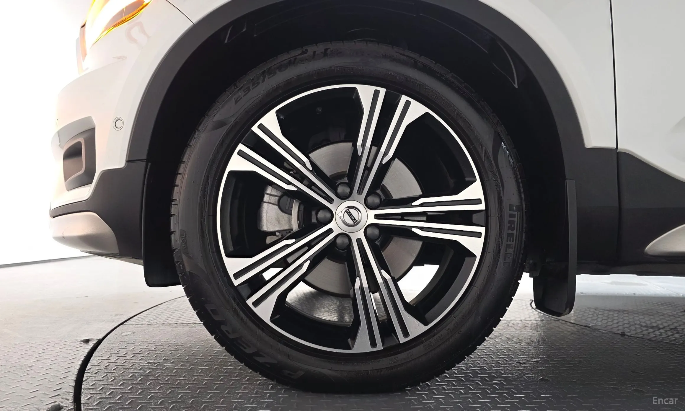 Volvo XC40 превью 5