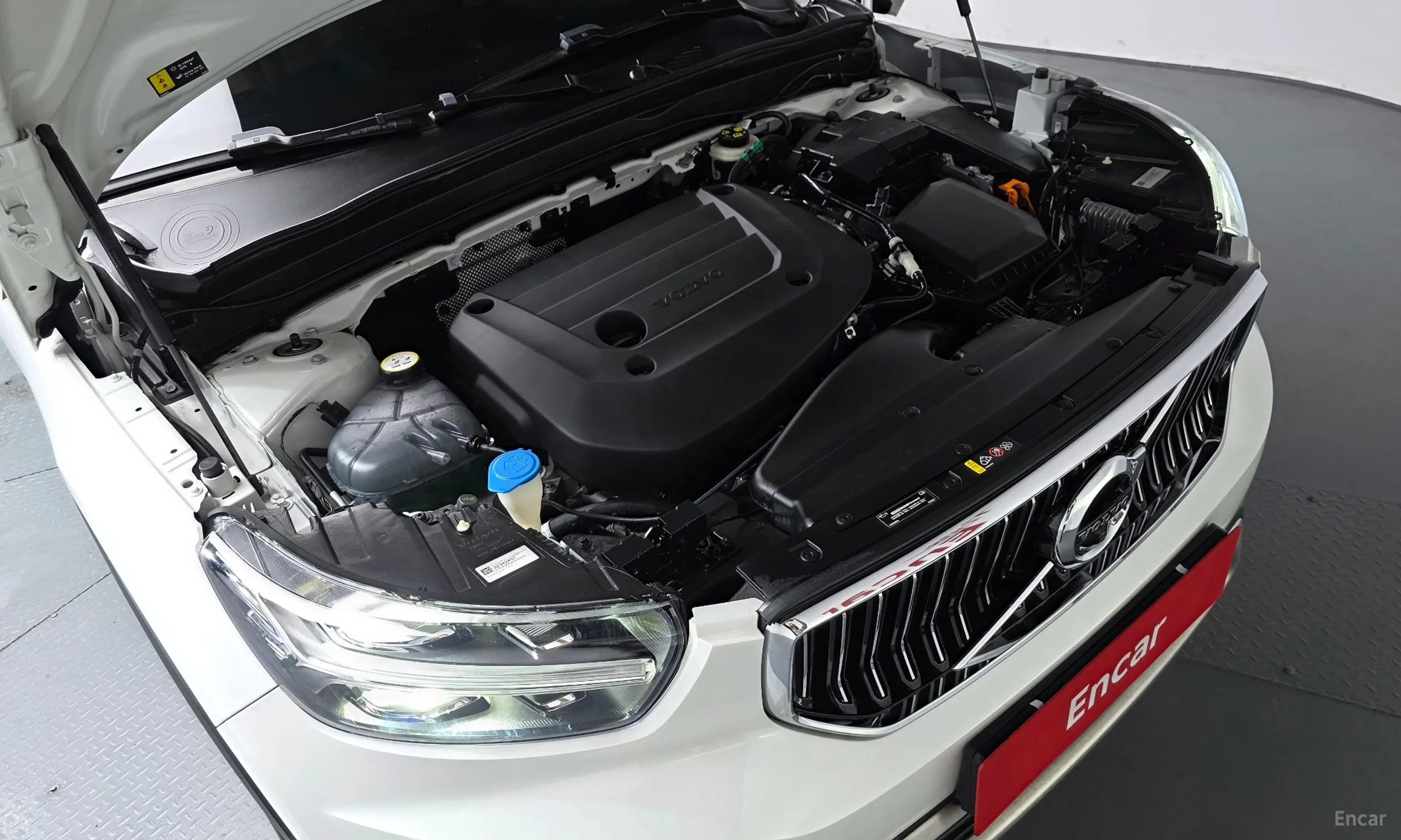 Volvo XC40 превью 6
