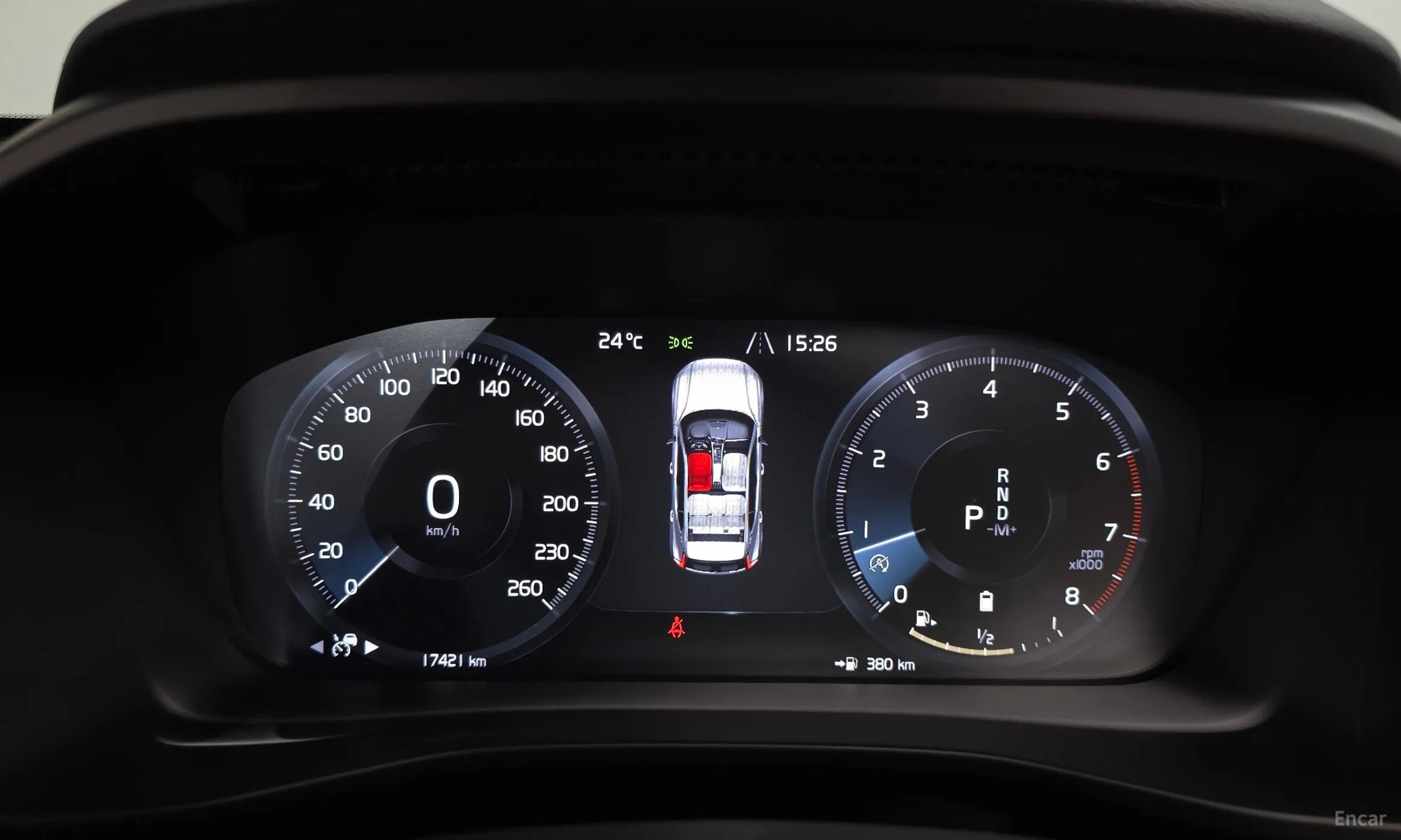 Volvo XC40 превью 8
