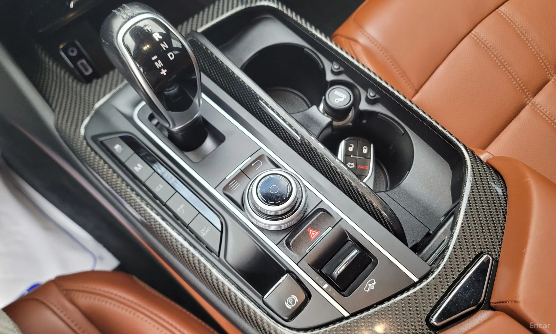 Maserati Levante превью 13