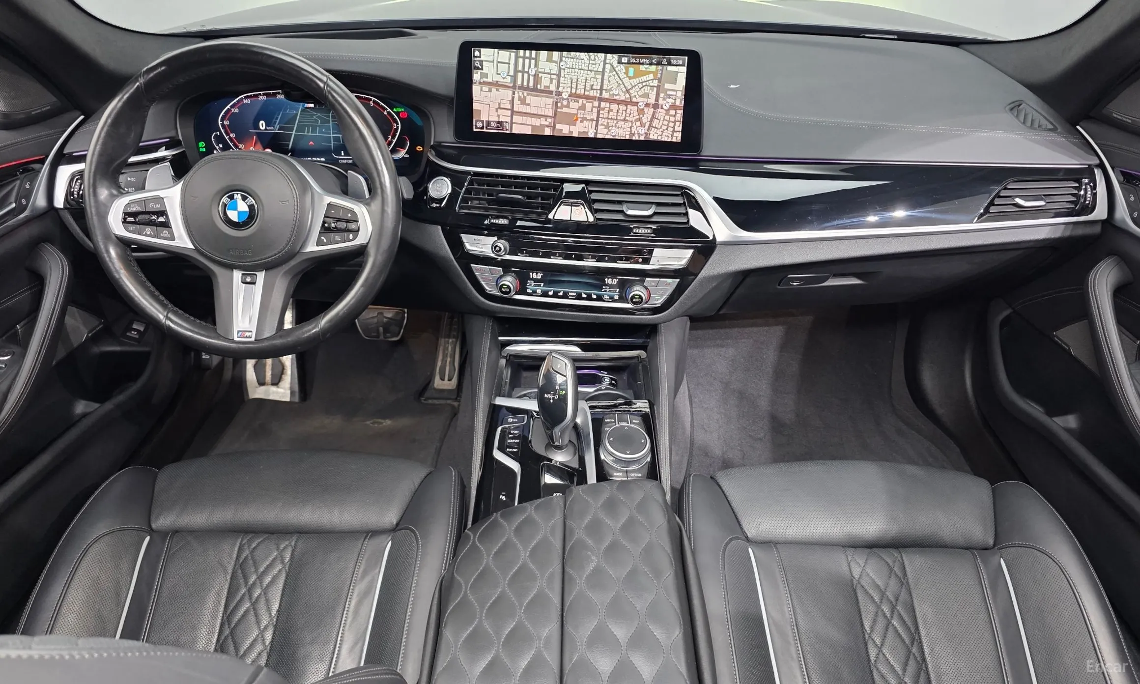BMW 5 Series (G30) превью 7