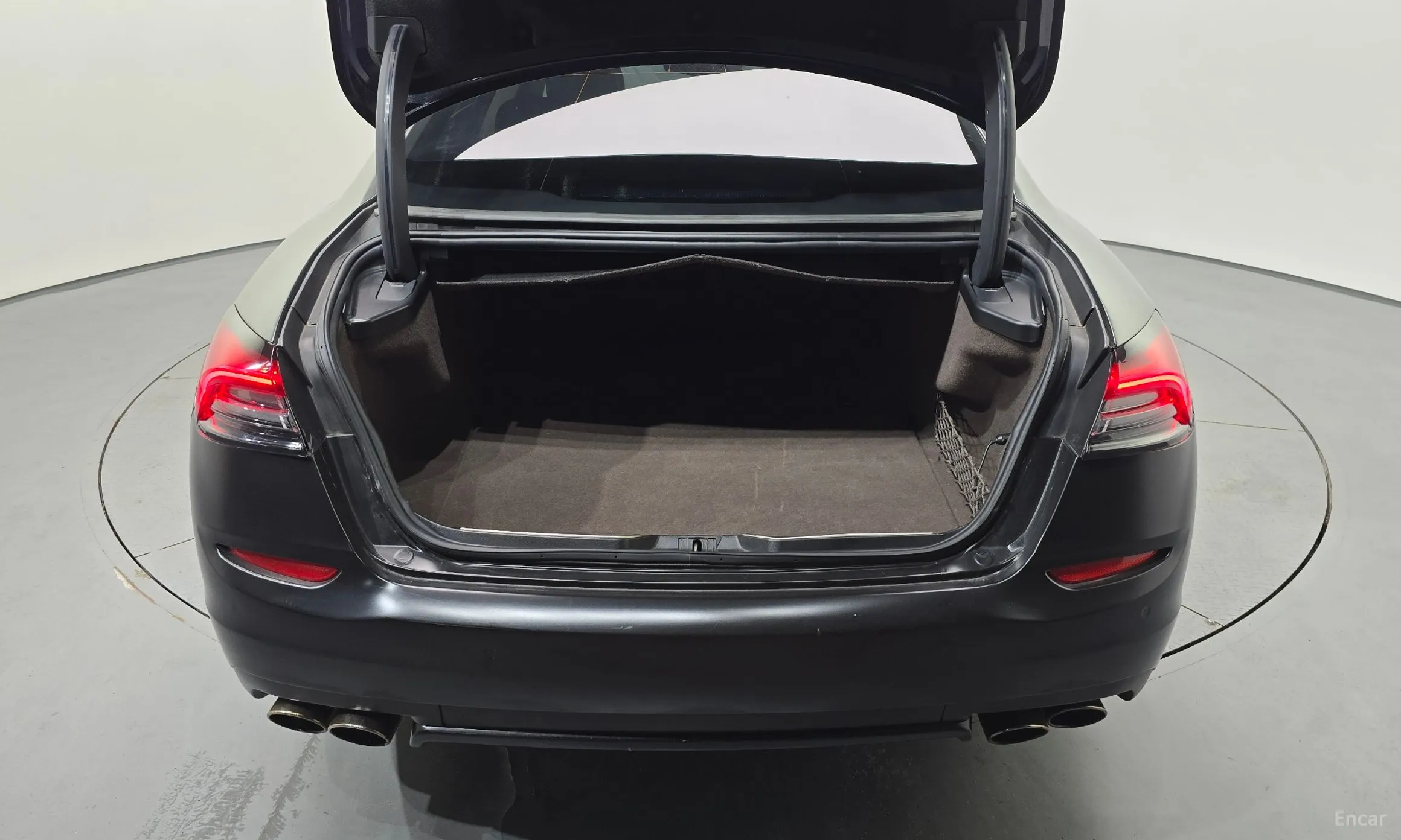 Maserati Quattroporte превью 17