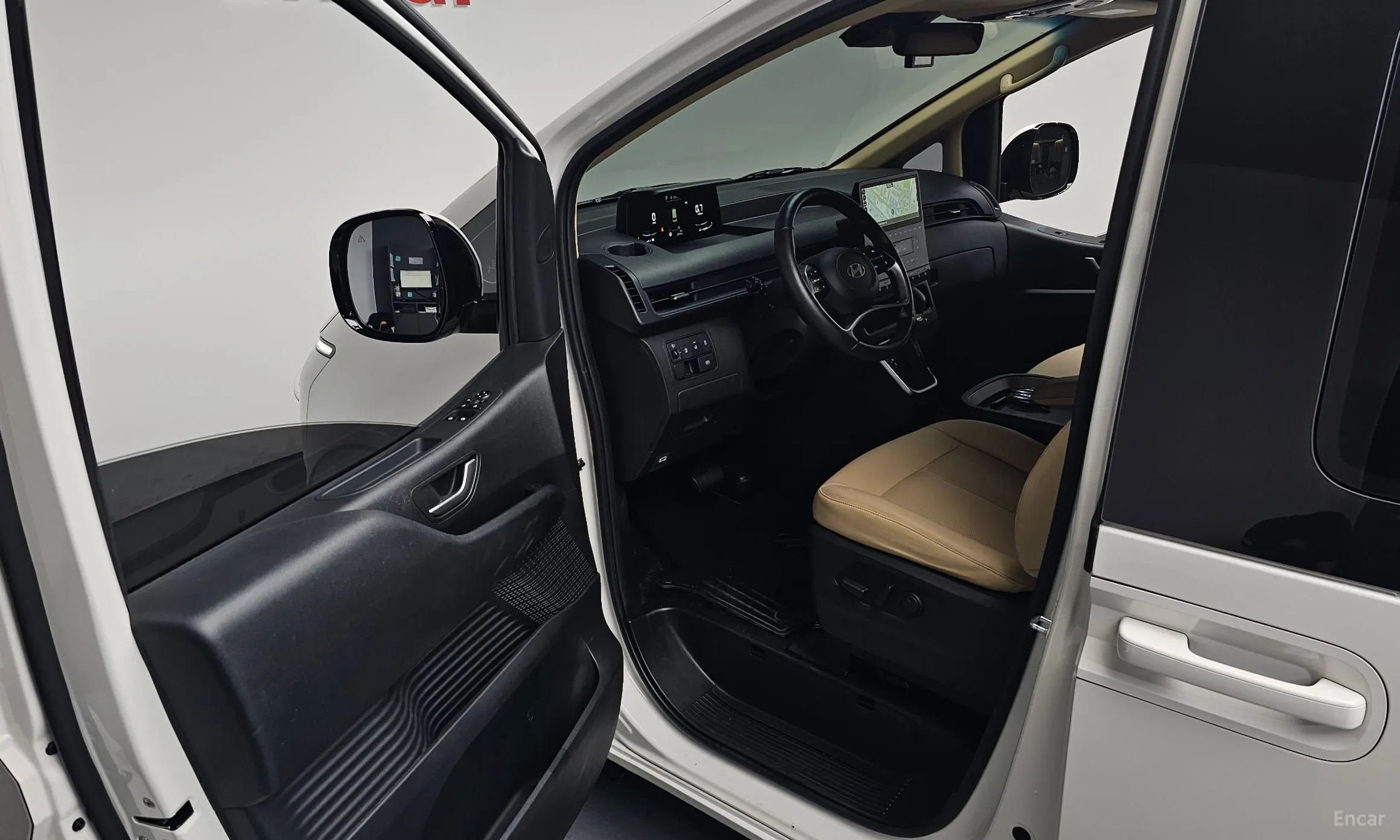 Hyundai Staria превью 10