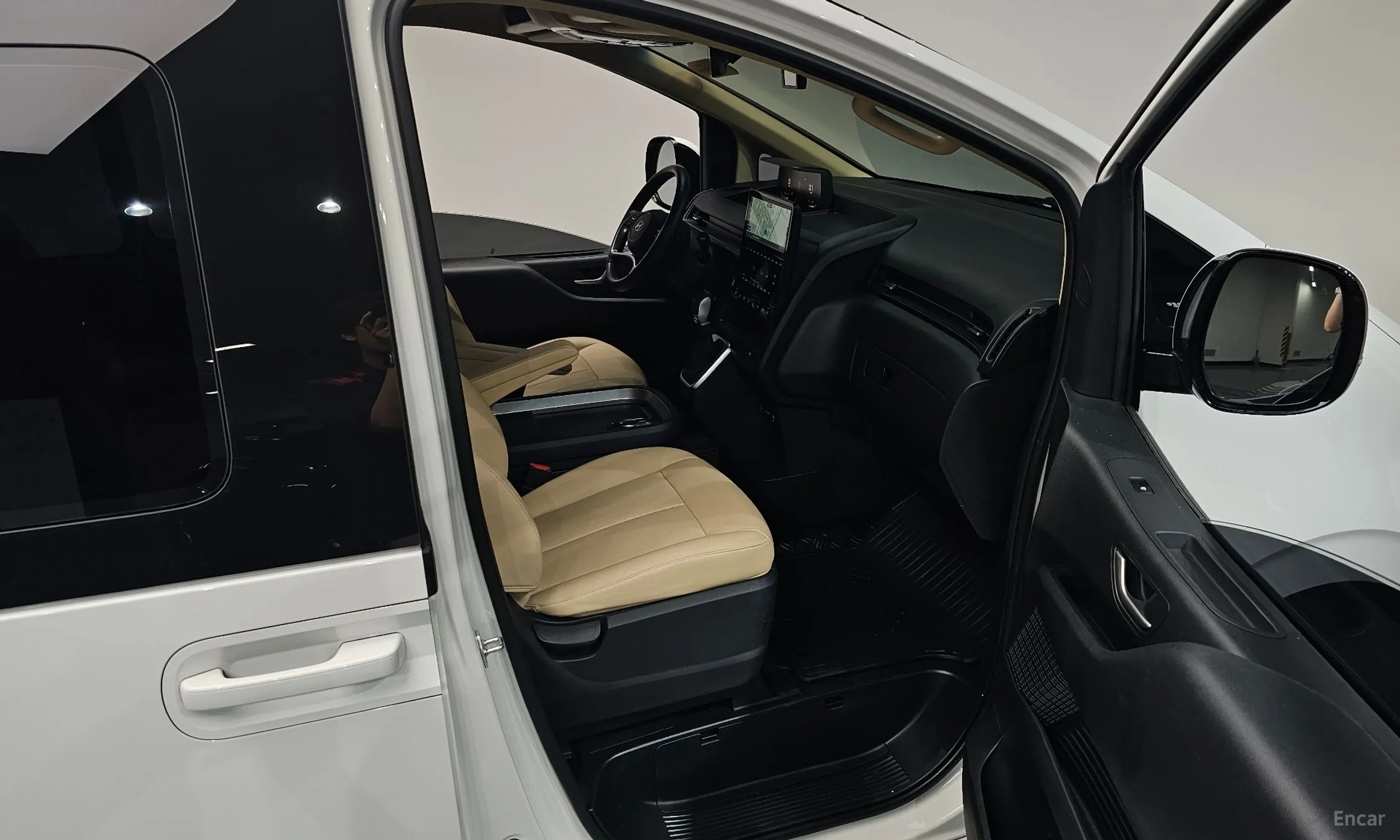 Hyundai Staria превью 11