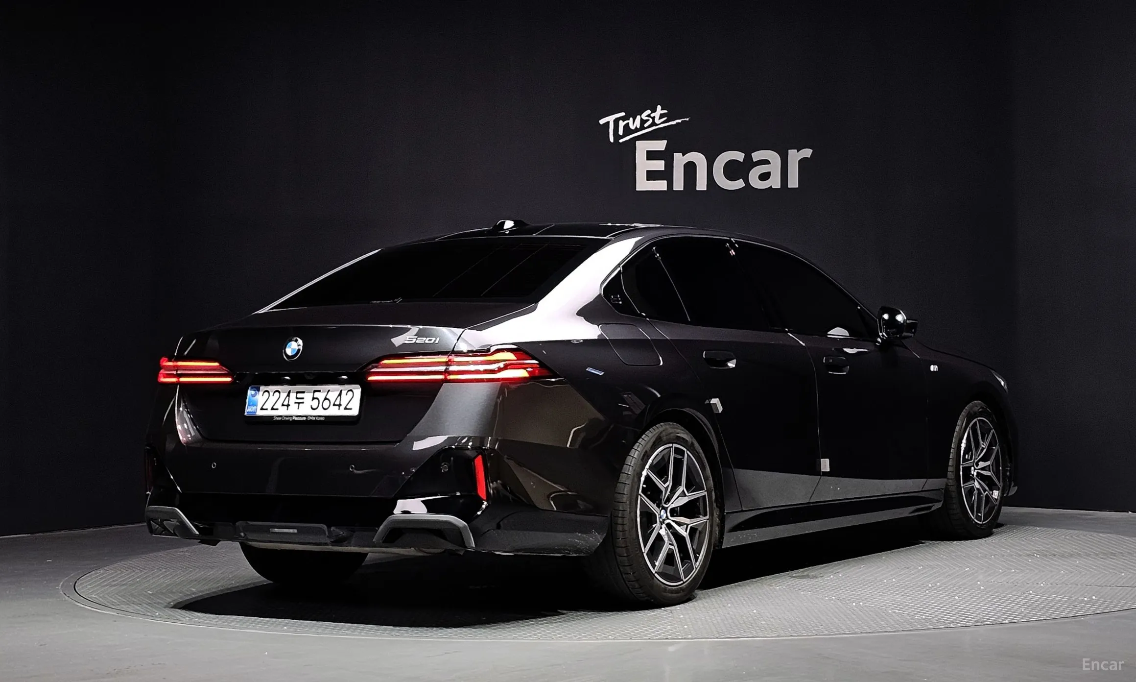 BMW 5 Series (G60)