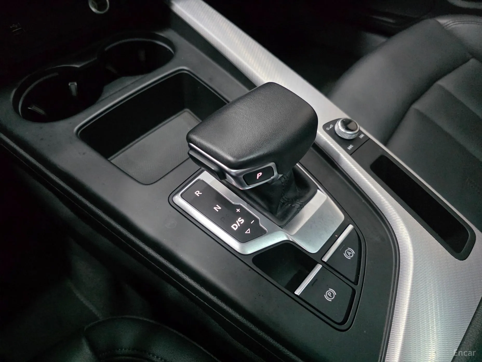Audi A4 (B9) превью 9