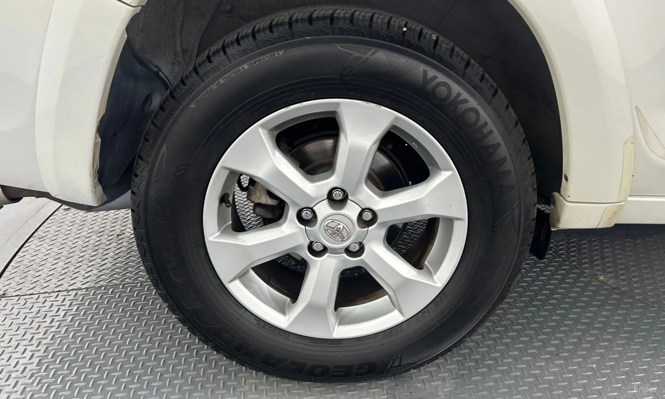 Toyota RAV4 превью 5