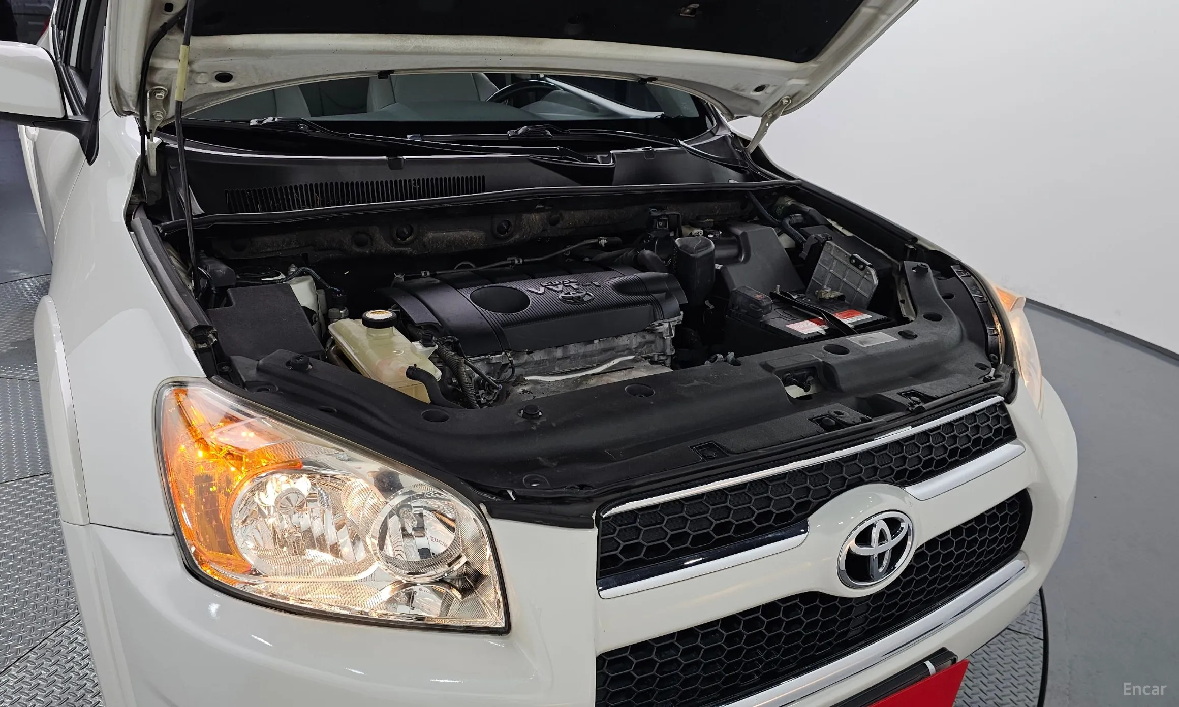 Toyota RAV4 превью 6