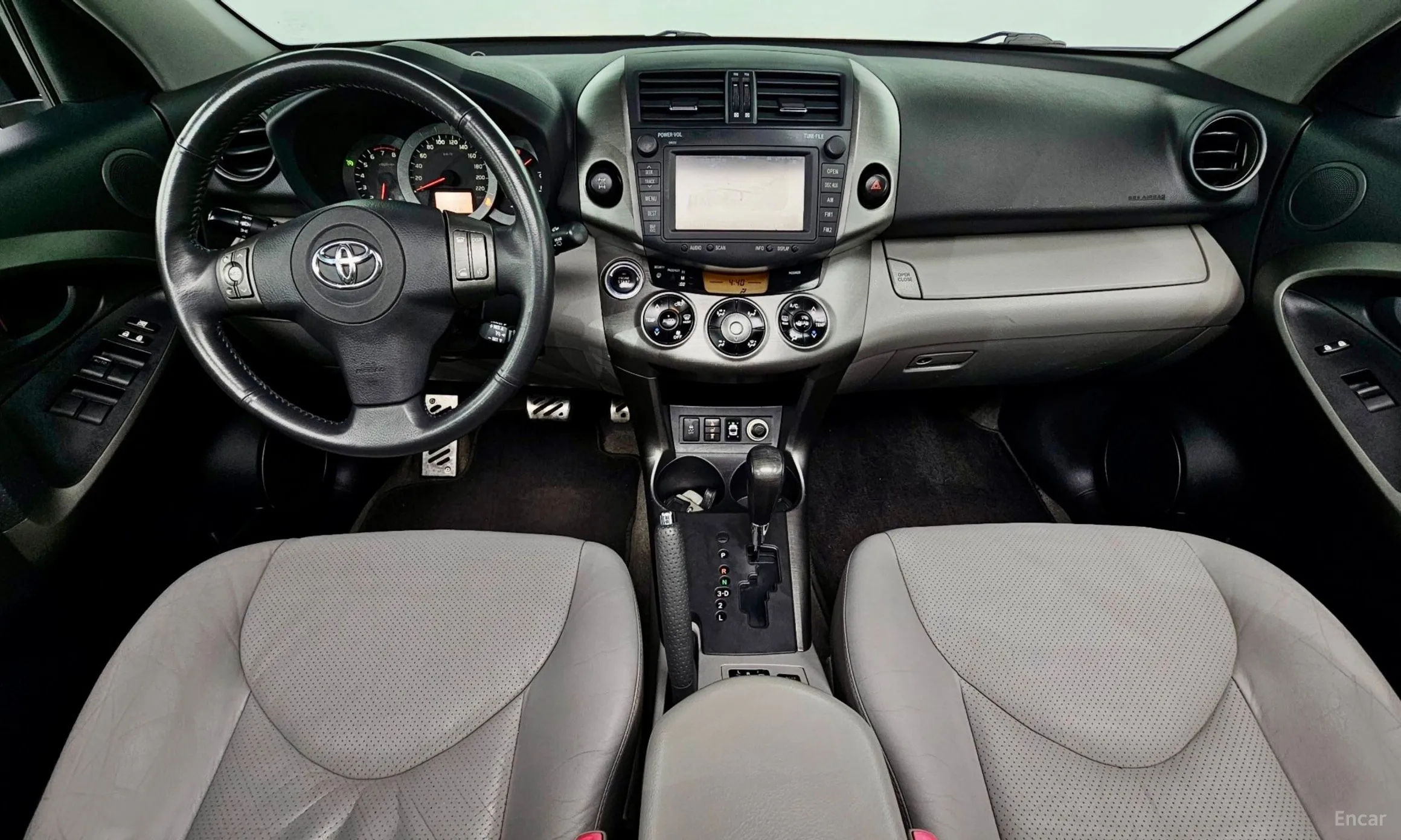 Toyota RAV4 превью 7