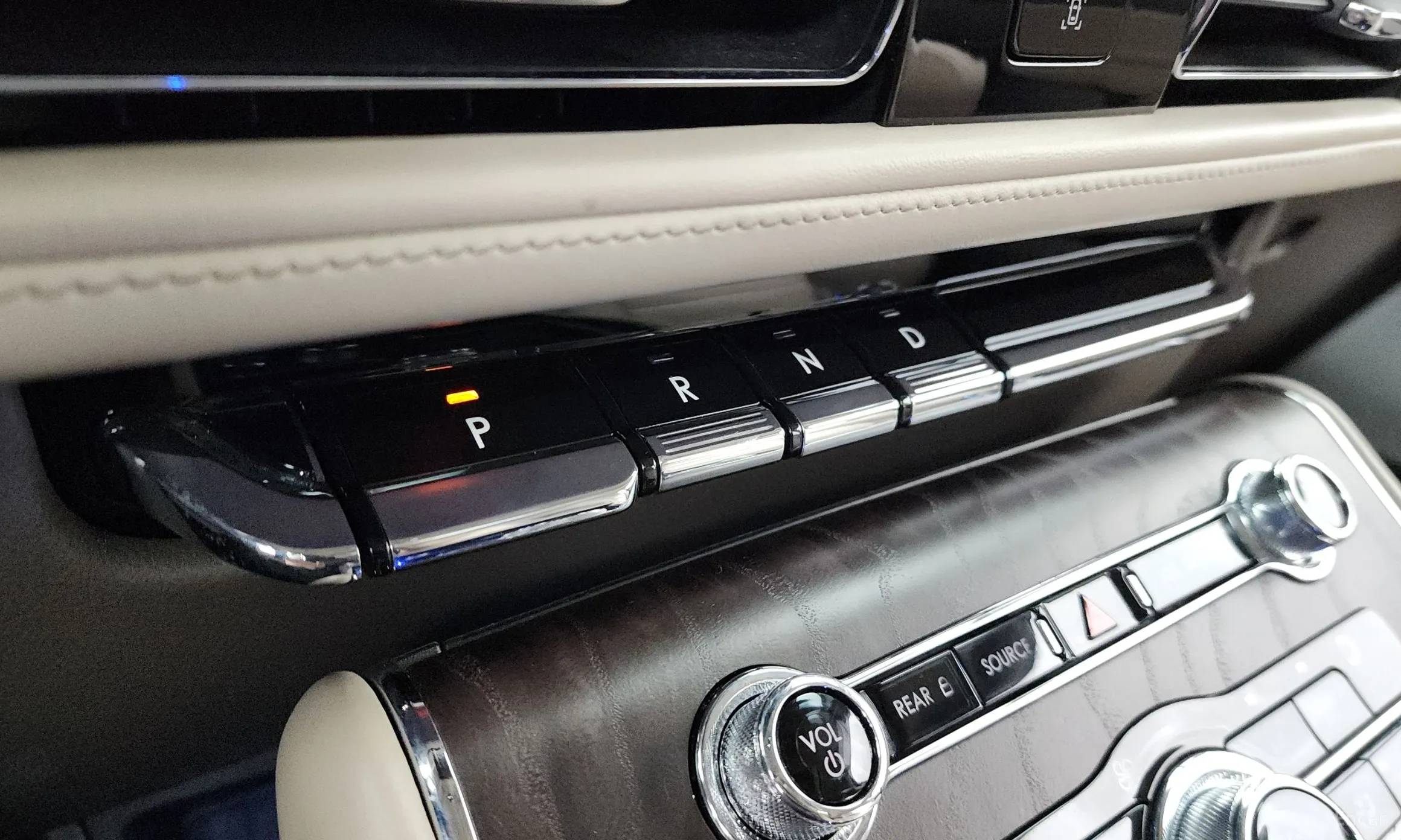 Lincoln Aviator 2nd Generation превью 9