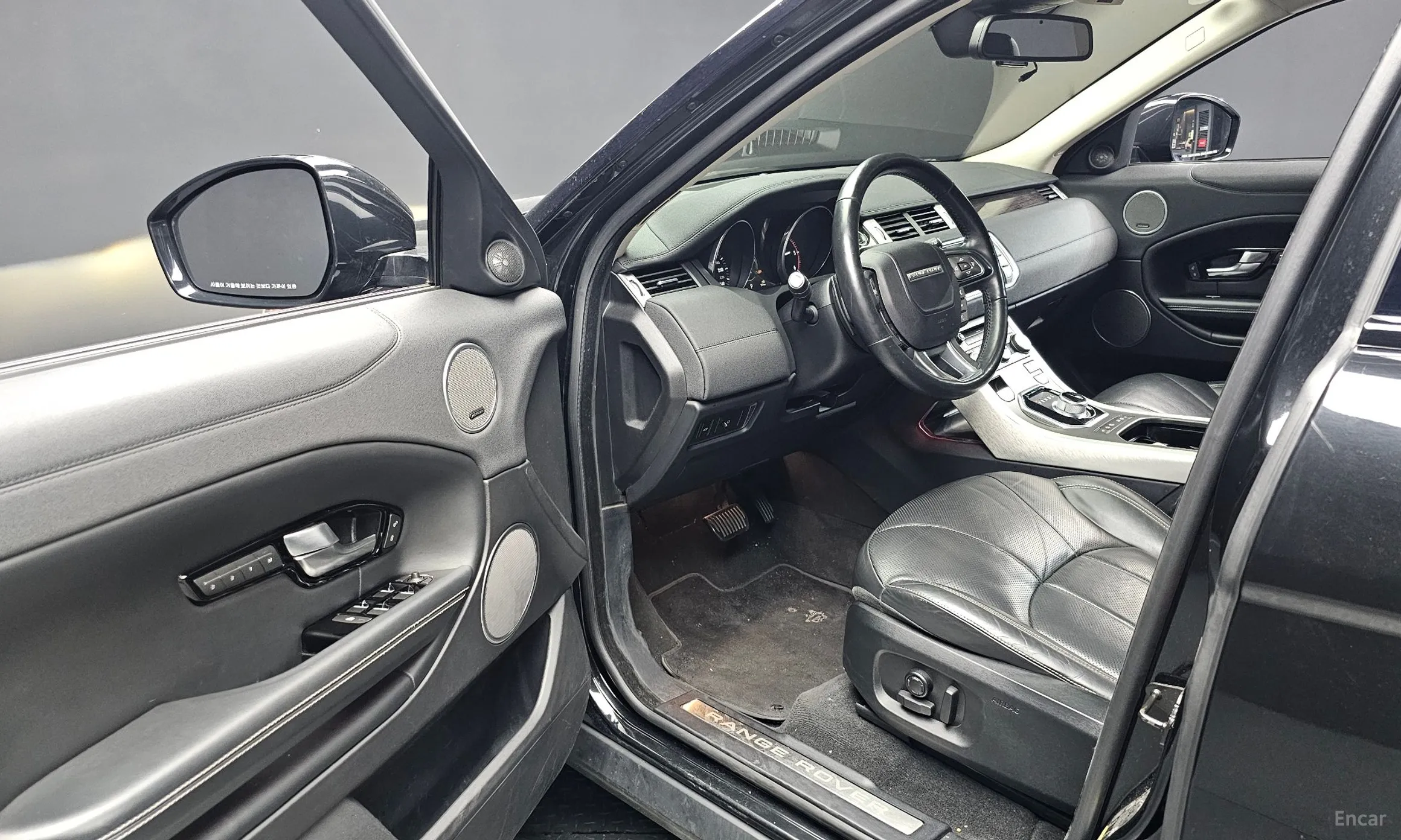 Land Rover Range Rover Evoque превью 10