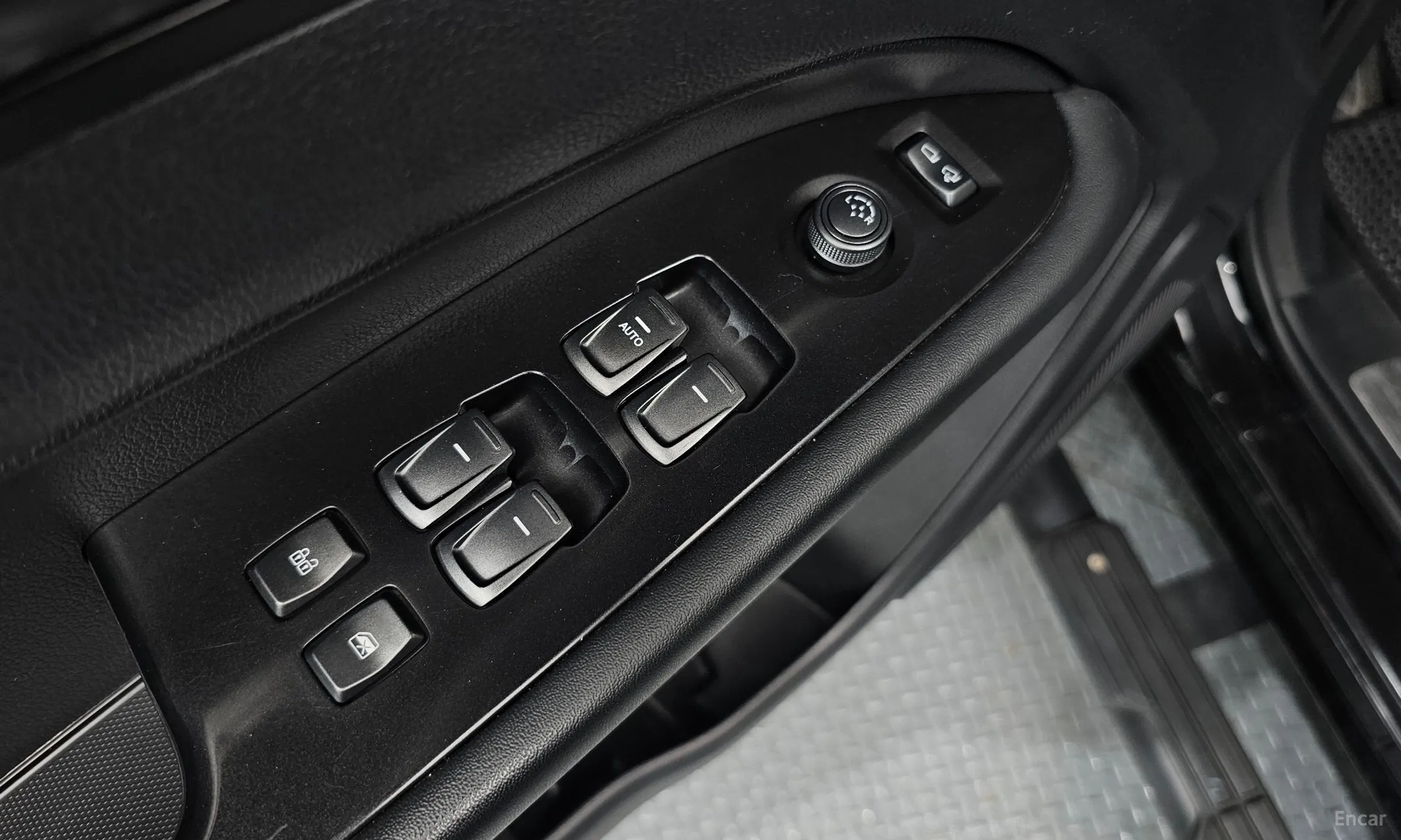 KG Mobility (SsangYong) Rexton Sports превью 12