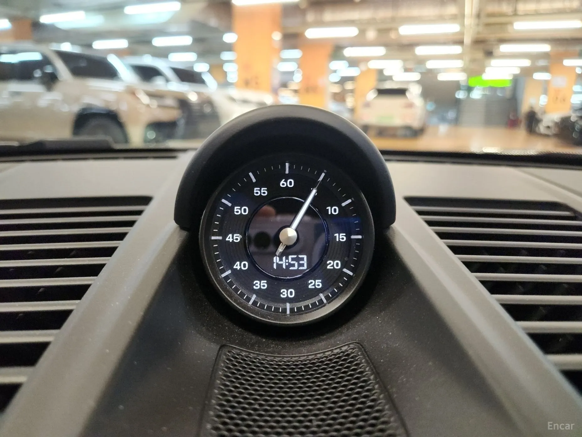 Porsche 911 (992) превью 15