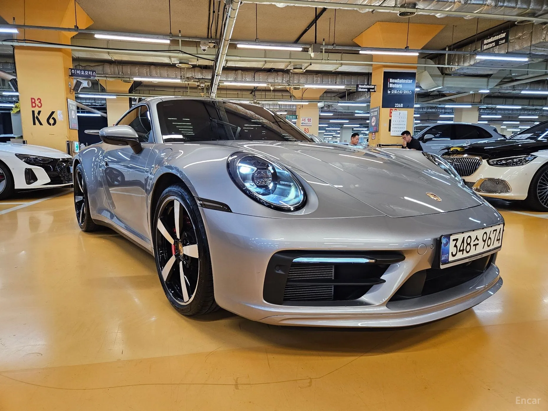 Porsche 911 (992) превью 19