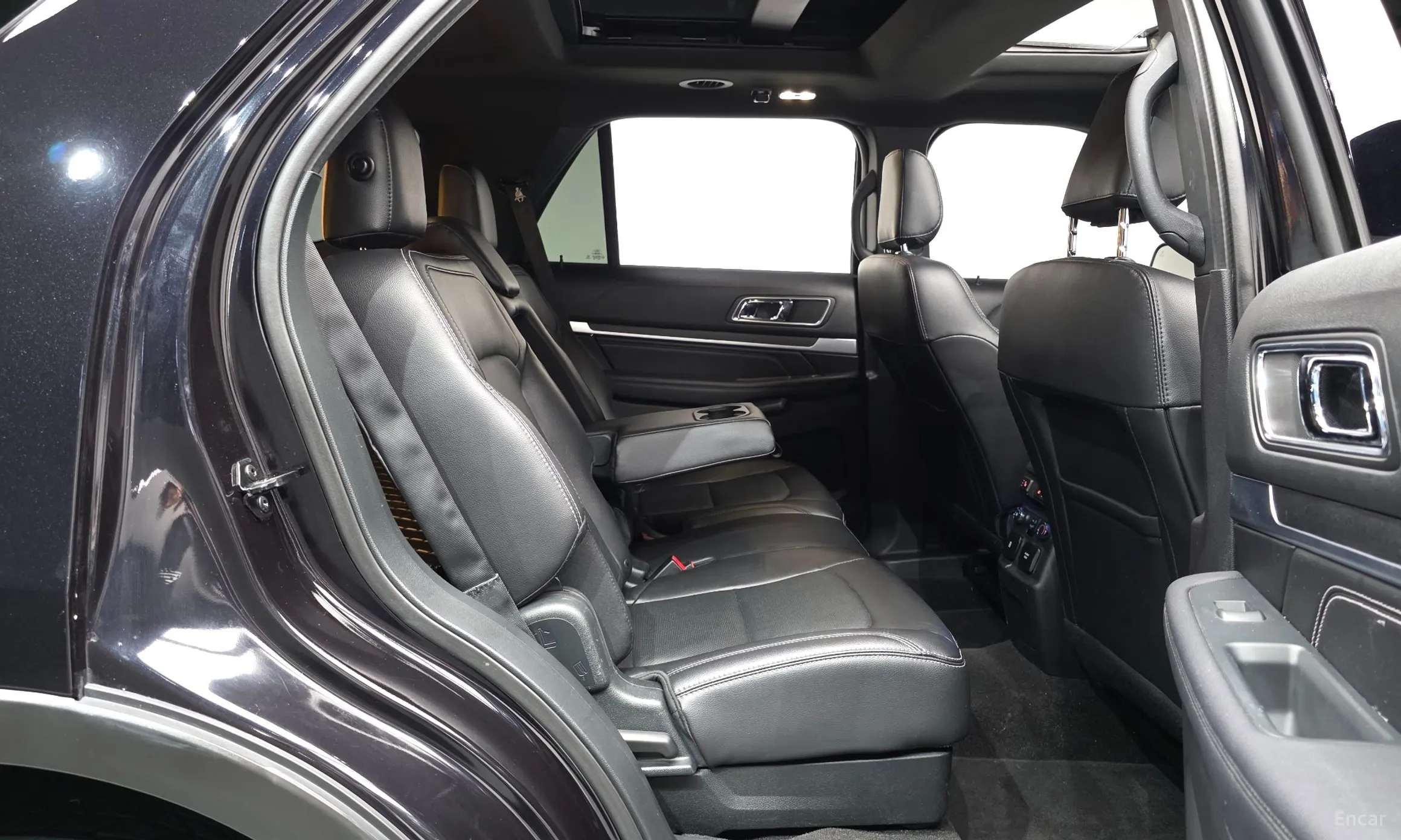 Ford Explorer превью 11