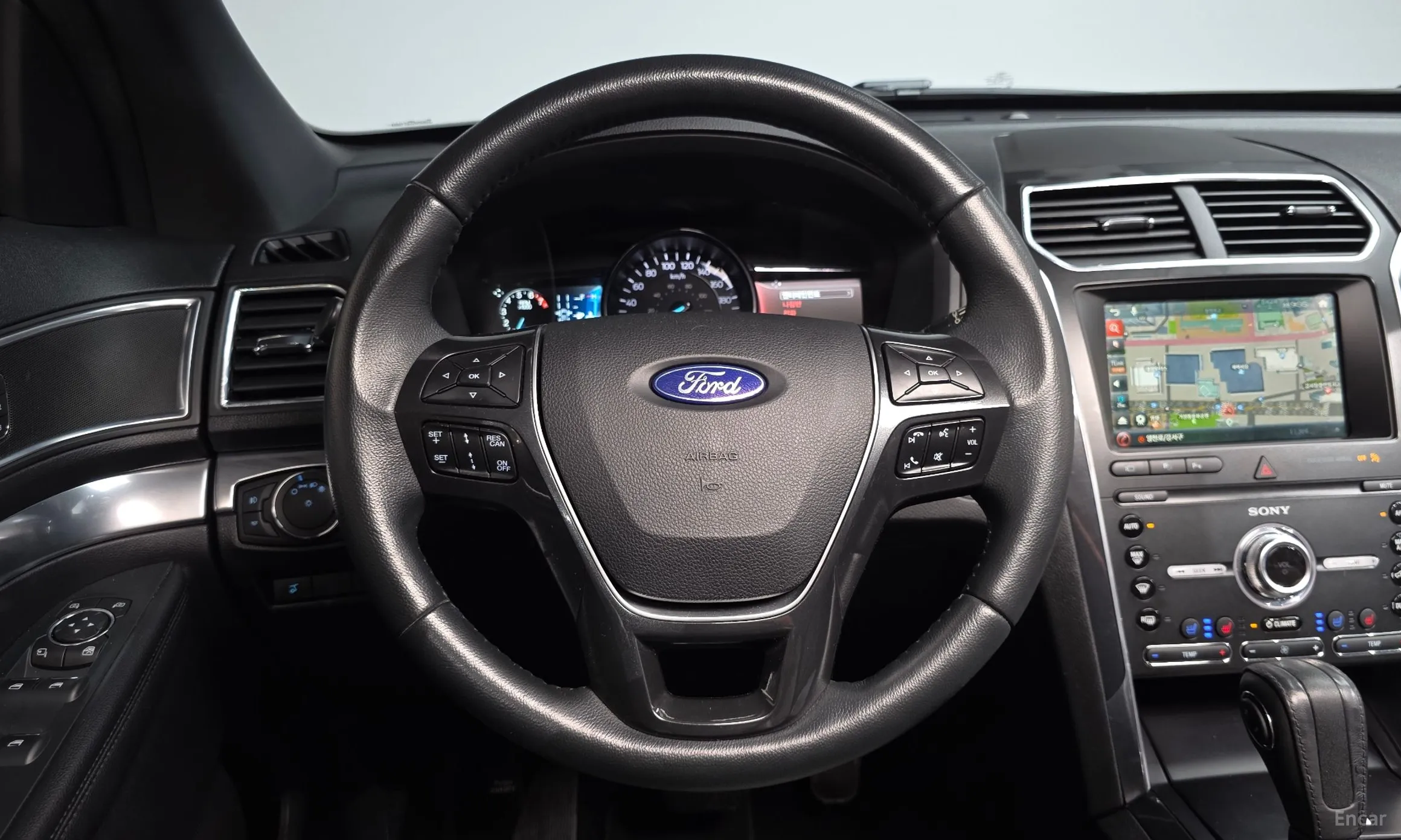 Ford Explorer превью 12