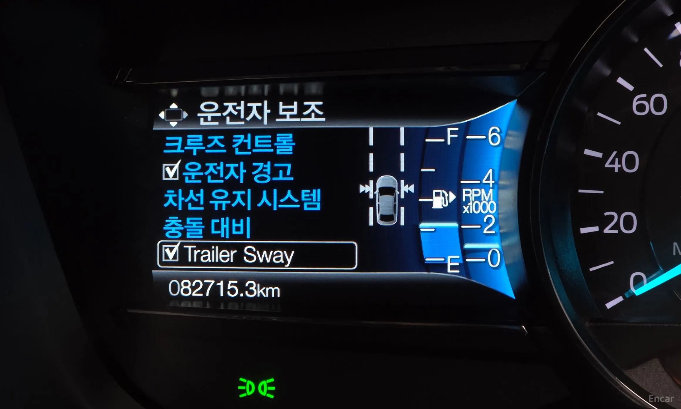 Ford Explorer превью 17