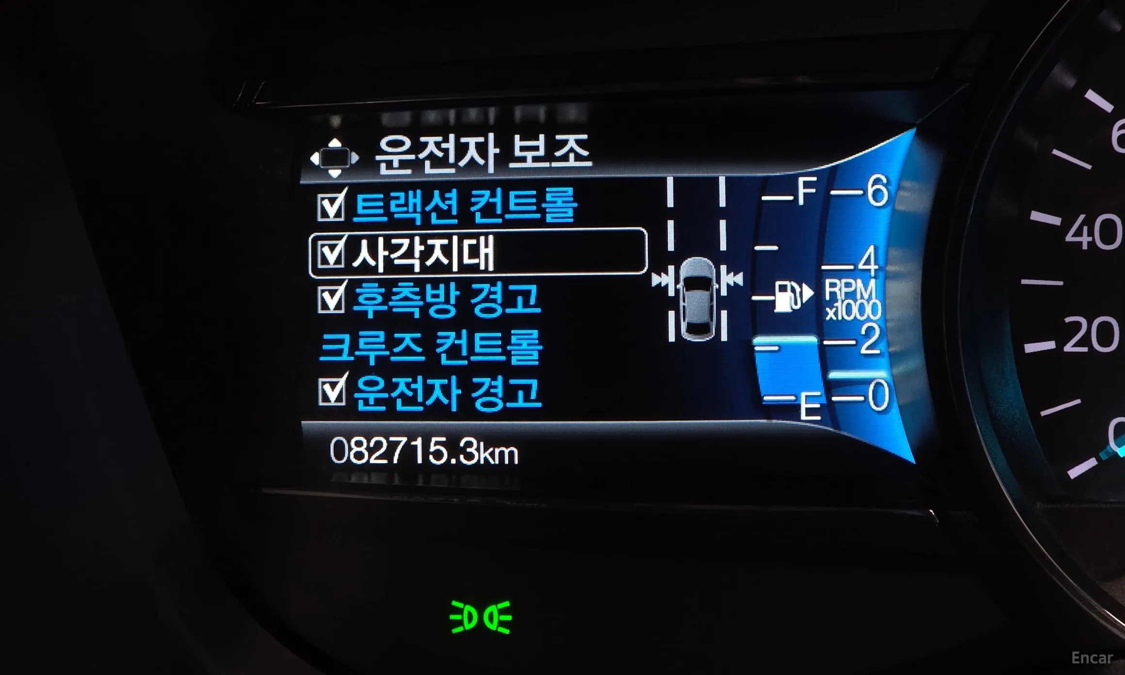 Ford Explorer превью 18
