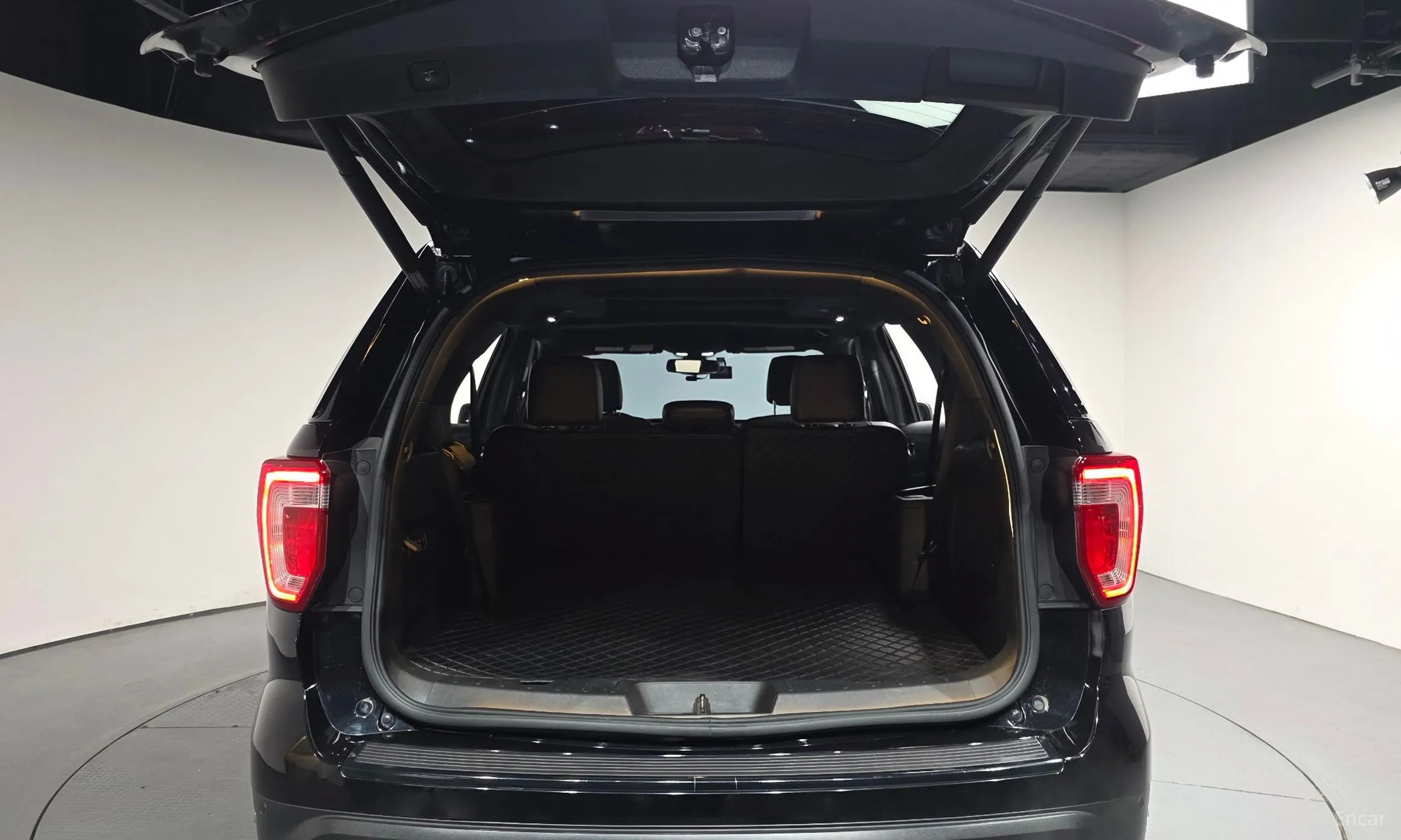 Ford Explorer превью 20
