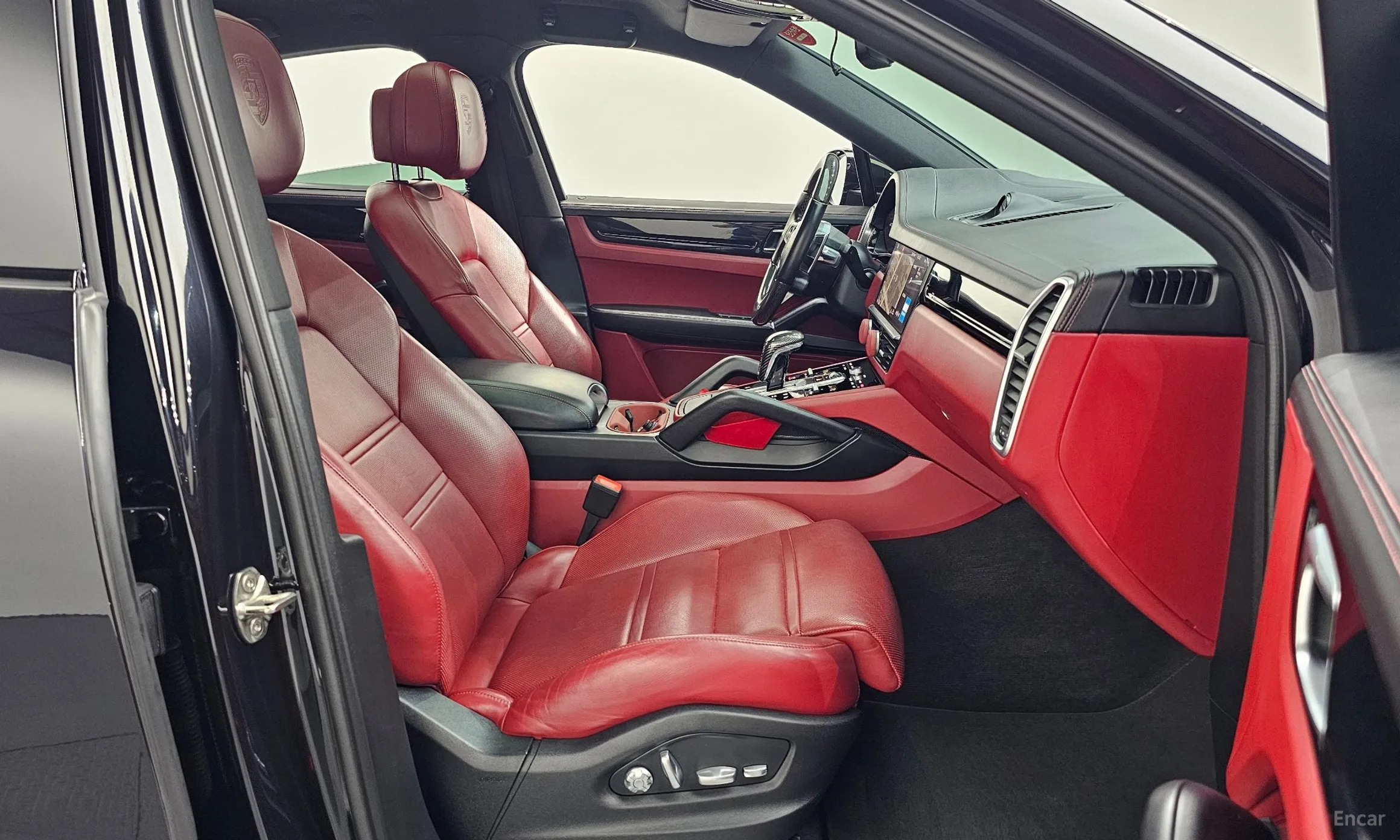 Porsche Cayenne (PO536) превью 11