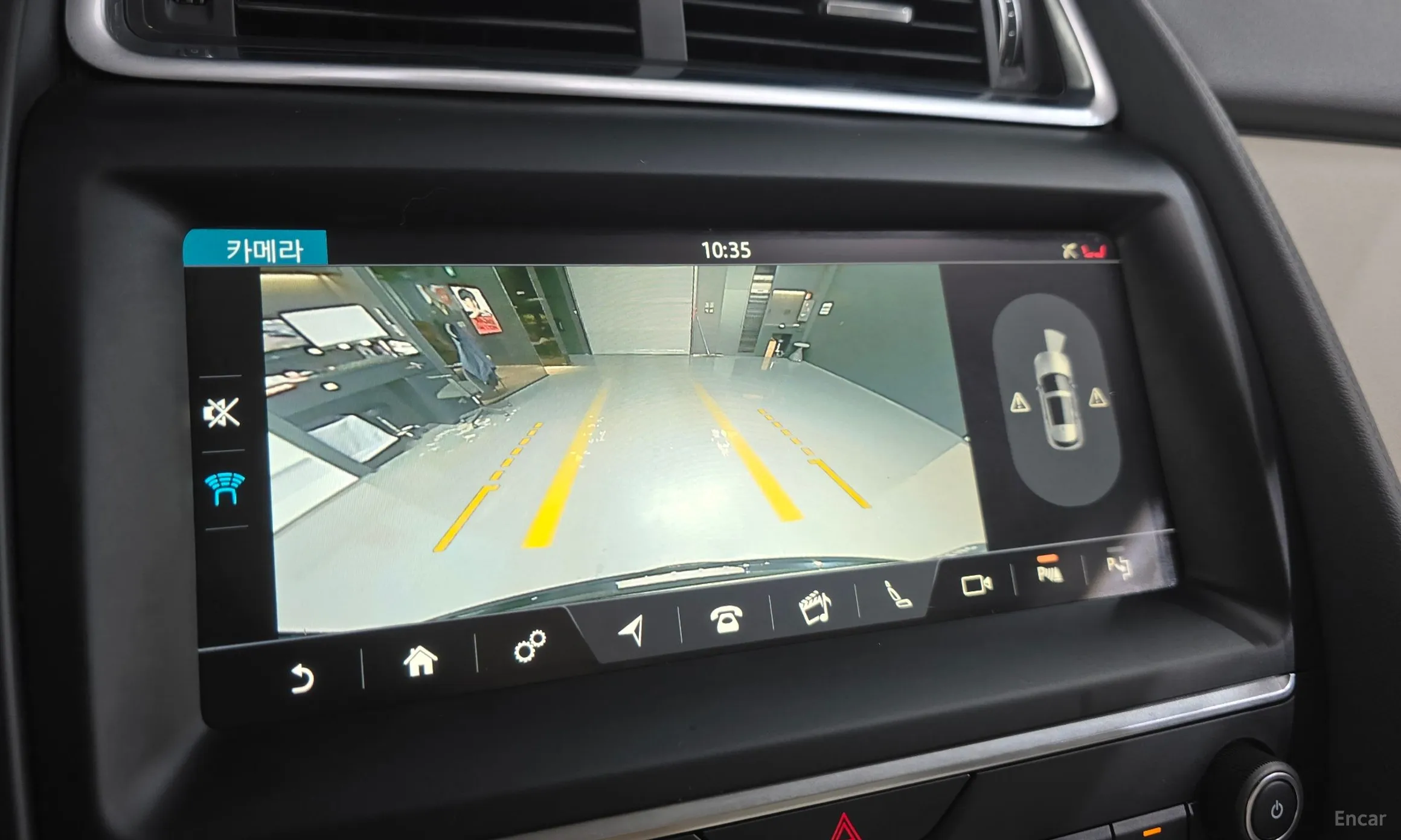 Jaguar E-PACE превью 15