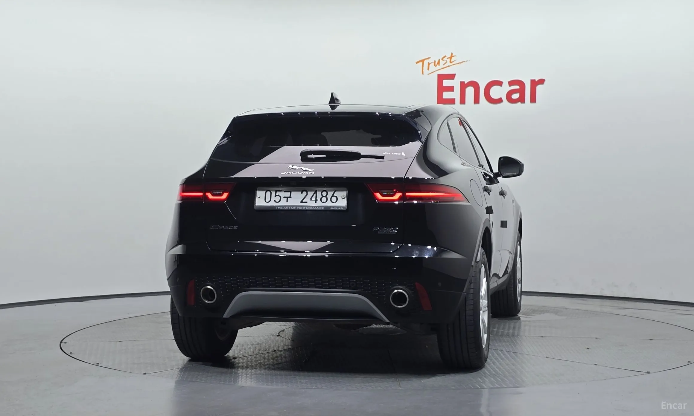 Jaguar E-PACE превью 4