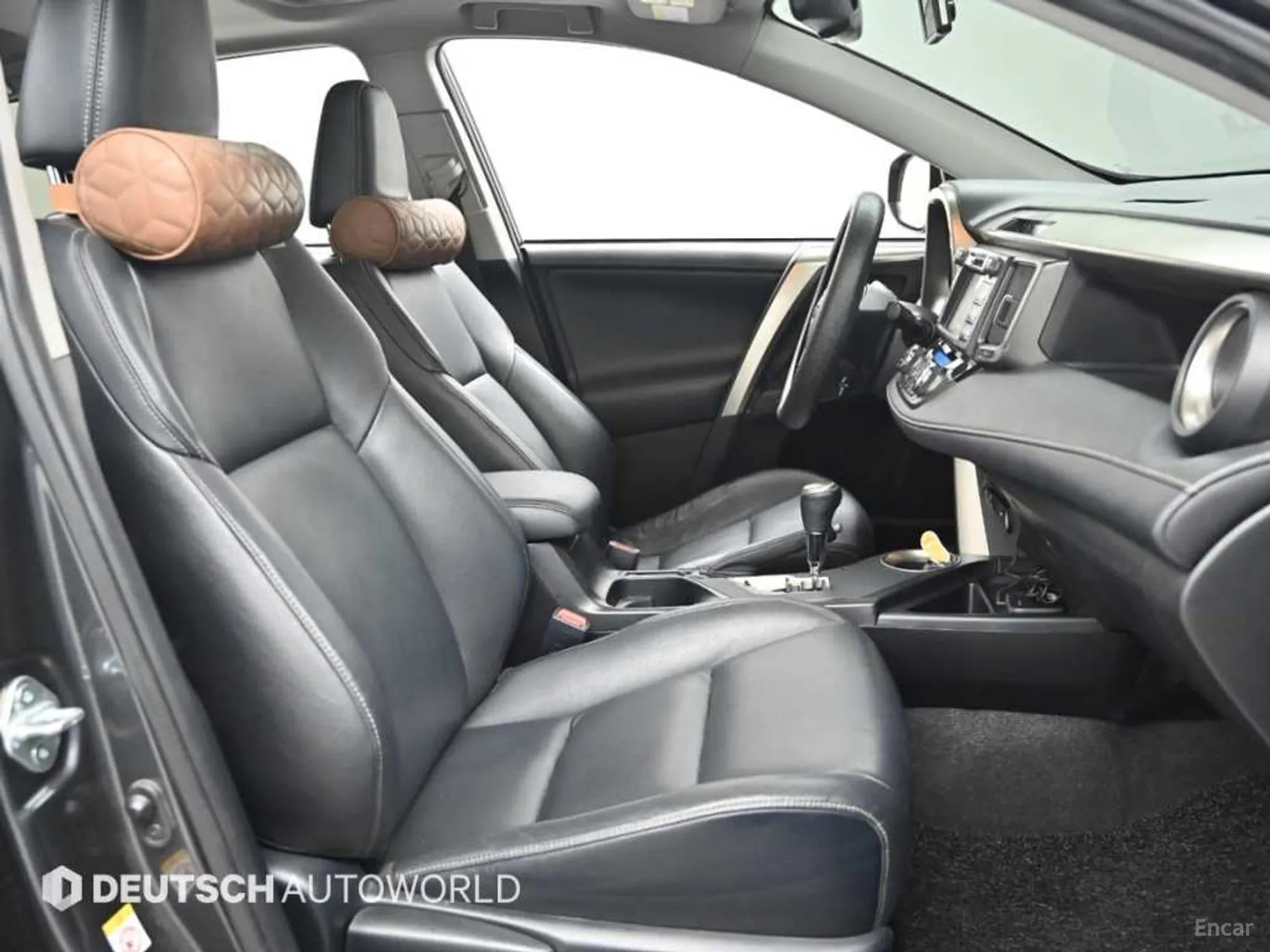 Toyota RAV4 превью 10