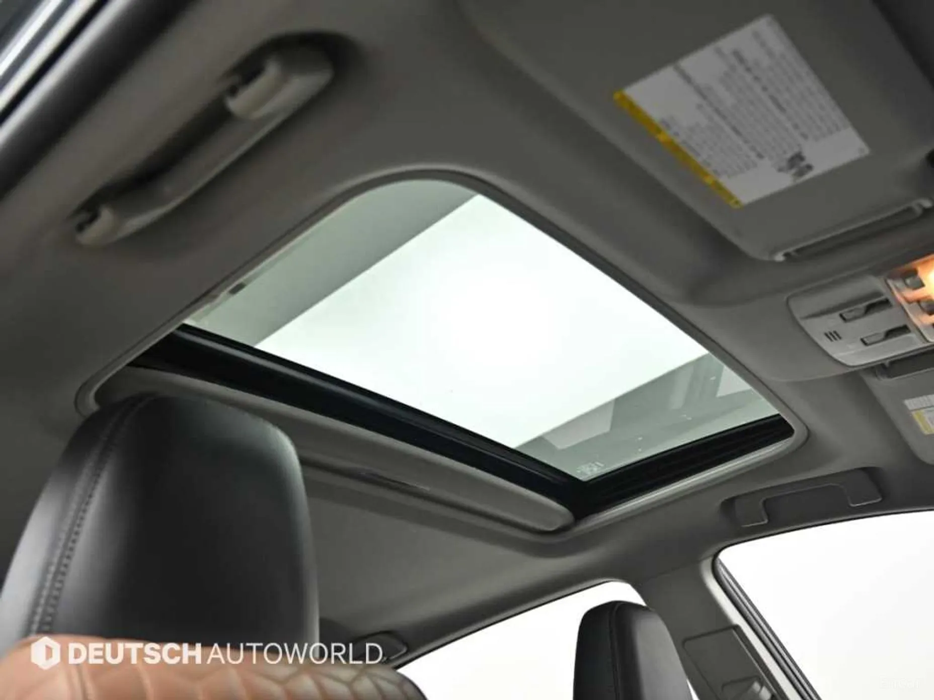 Toyota RAV4 превью 18
