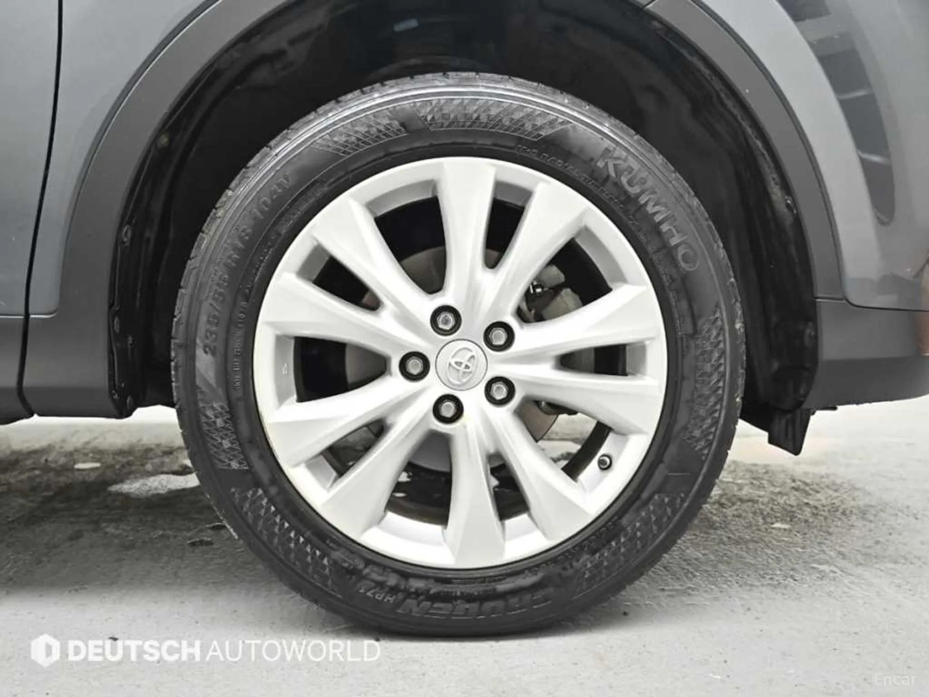 Toyota RAV4 превью 5